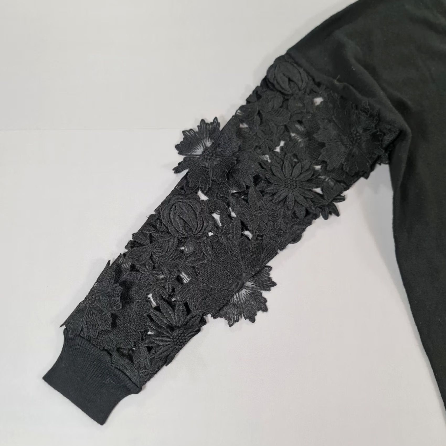 French Connection French Connection Jumper Womens Black XS V Neck Cotton Blend Lace Floral Sleeves Size XS / US 0-2 / IT 36-38 - 5 Thumbnail