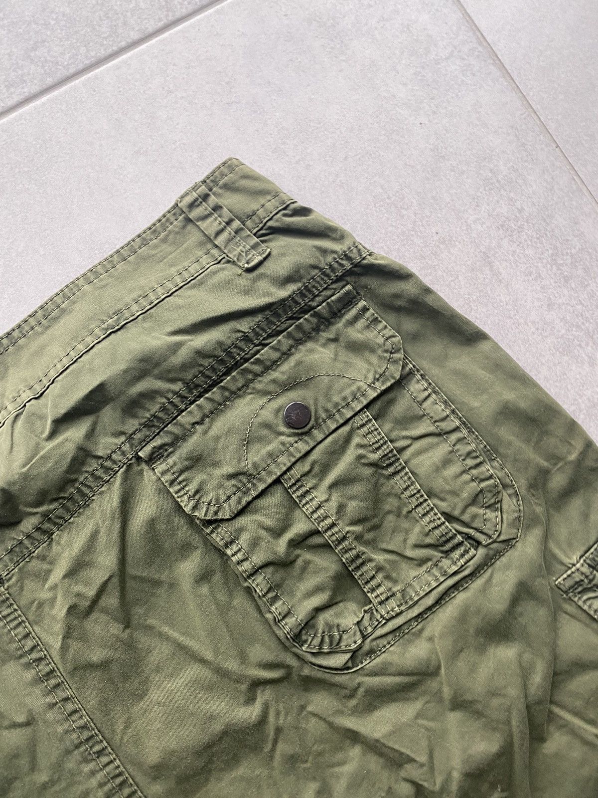 Vintage Vintage Cargo Shorts Size US 30 / EU 46 - 8 Thumbnail