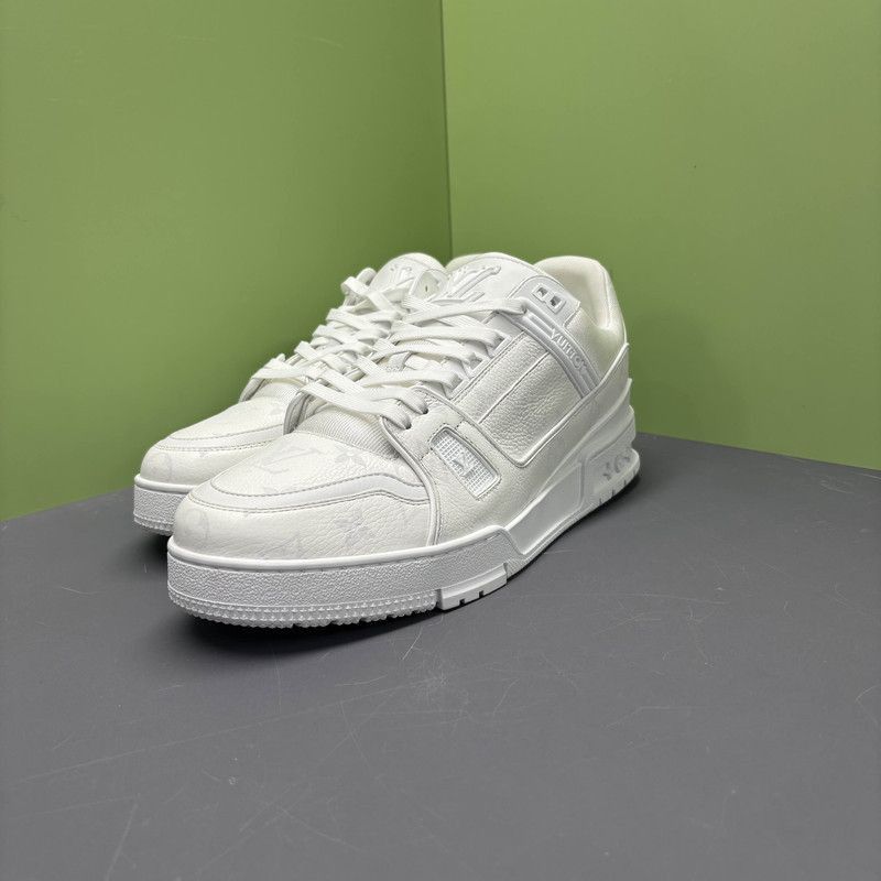 Louis Vuitton Louis Vuitton 2-2508 Size US 10.5 / EU 43-44 - 1 Thumbnail