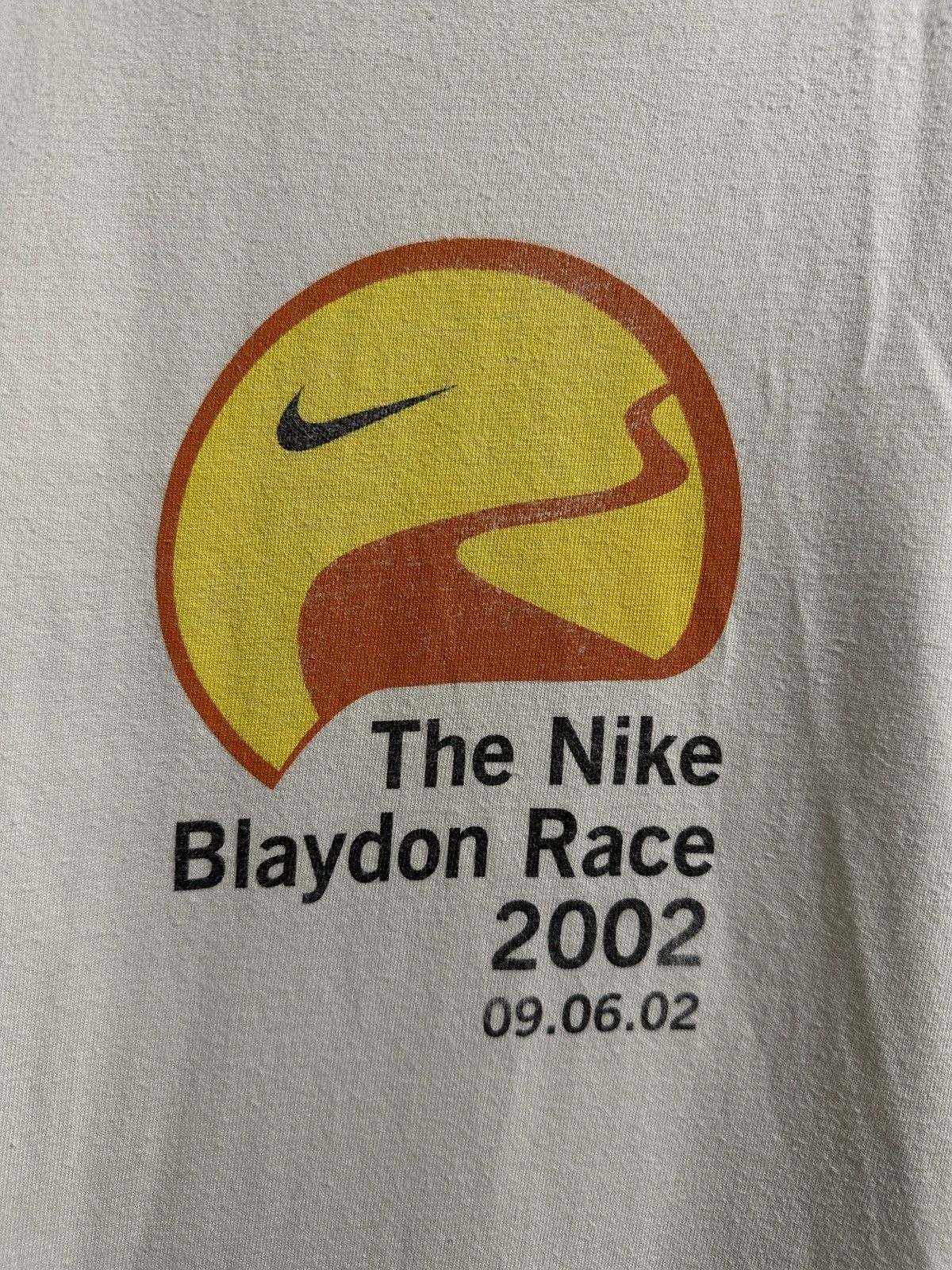 Nike Rare Vintage T-Shirt Nike Blaydon Race 2002 Swoosh Y2K Size US M / EU 48-50 / 2 - 2 Thumbnail