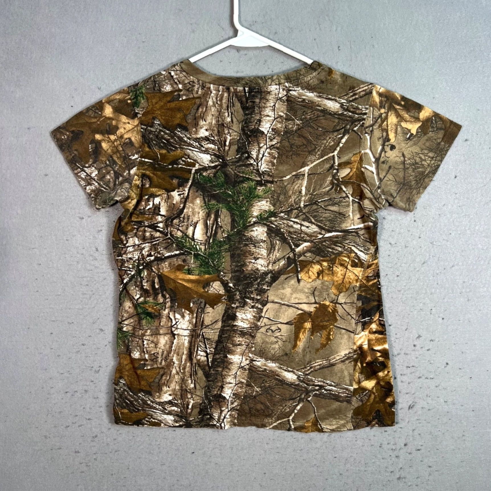 Realtree VINTAGE Game Winner Womens Large Real Tree Camouflage V-Neck Short Sleeve Shirt Size M / US 6-8 / IT 42-44 - 2 Thumbnail