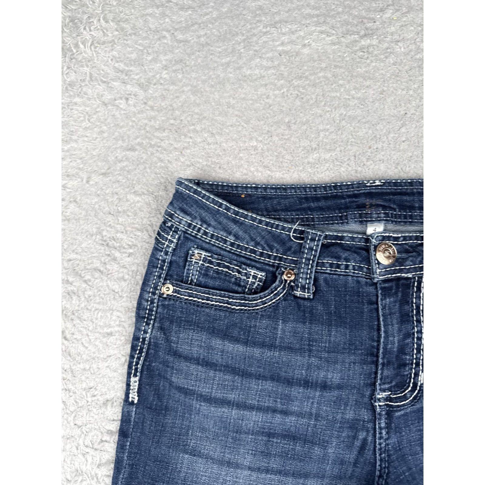 Vintage Seven7 Shorts Womens 4 Blue Denim Cutoff Frayed Hem Embroidered Stretch Pockets Size 27" / US 4 / IT 40 - 4 Thumbnail