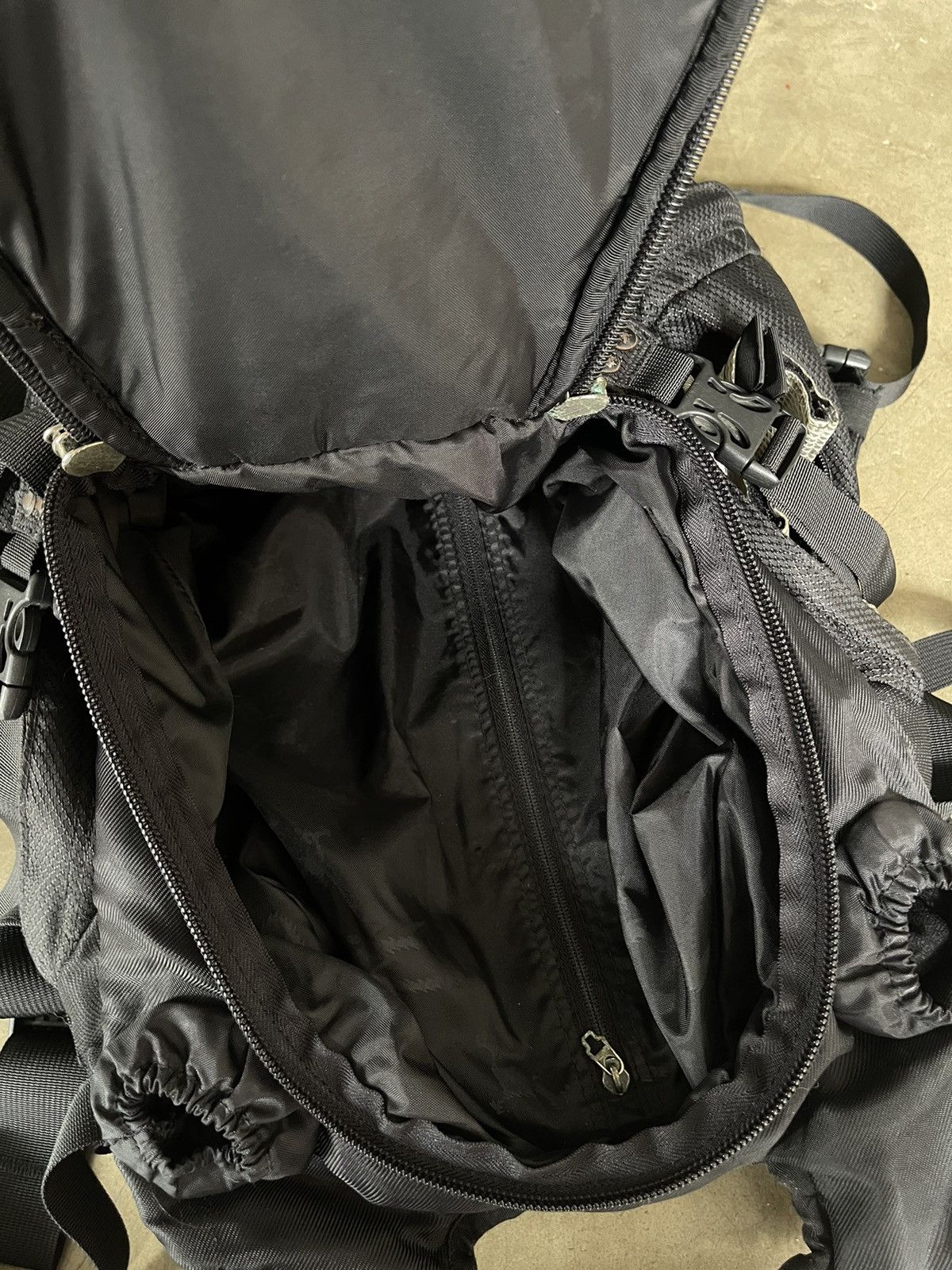 Oakley Vintage 00s Deep Black Tactical Icon Special Material Oakley Size ONE SIZE - 8 Thumbnail