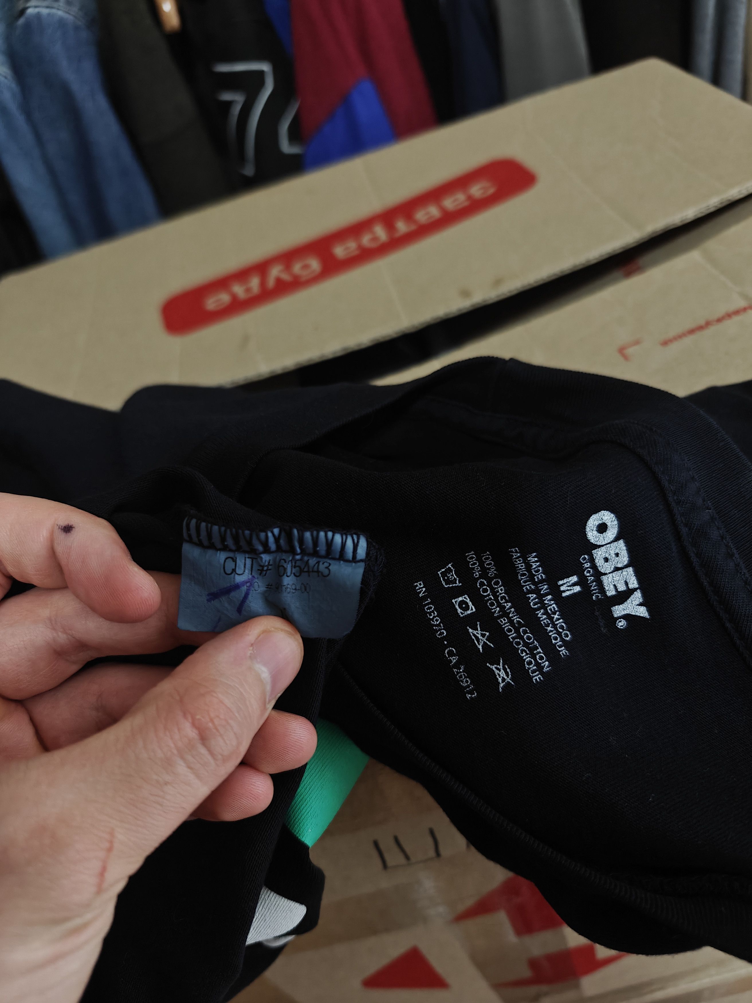 Obey OBEY T-Shirt Black Crewneck size M Size US M / EU 48-50 / 2 - 11 Thumbnail