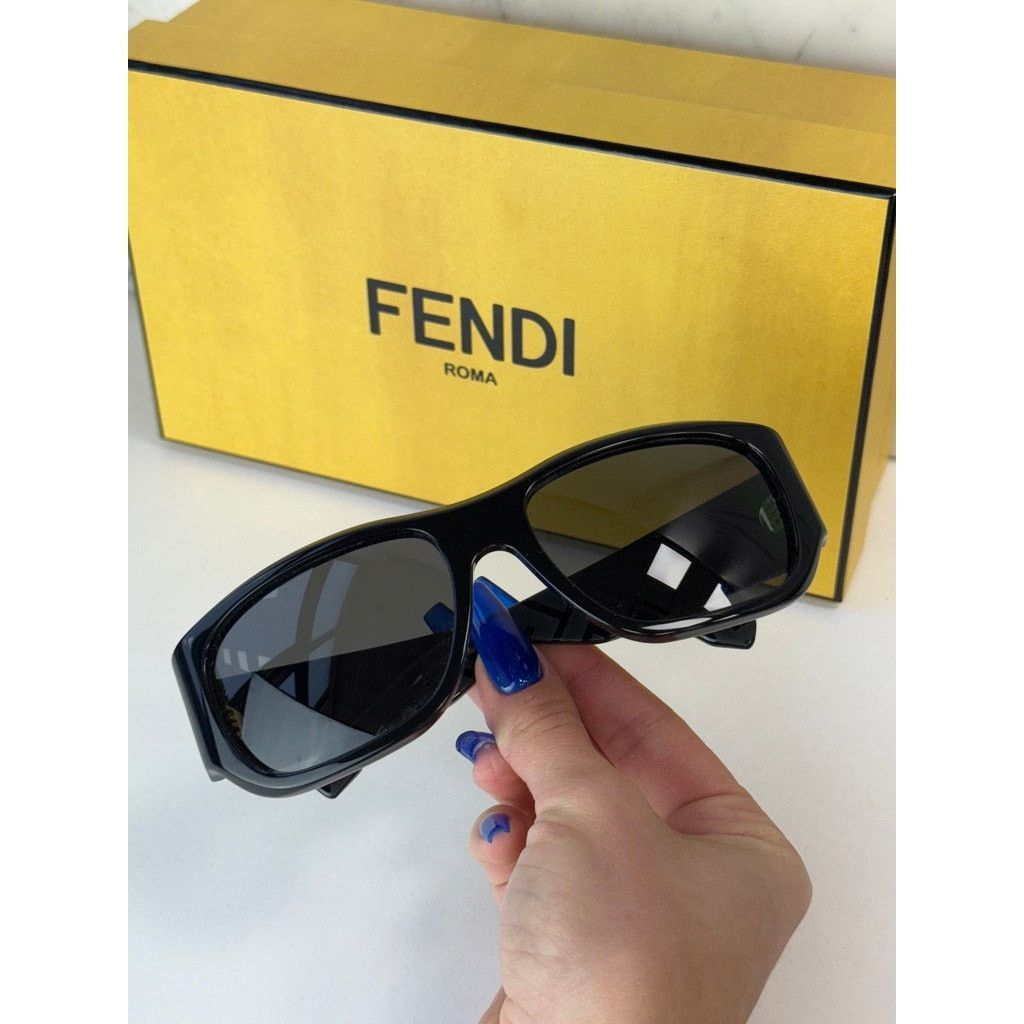 Fendi NEW Fendi FE40117I Black Wrap Shield Sunglasses Size ONE SIZE - 2 Thumbnail