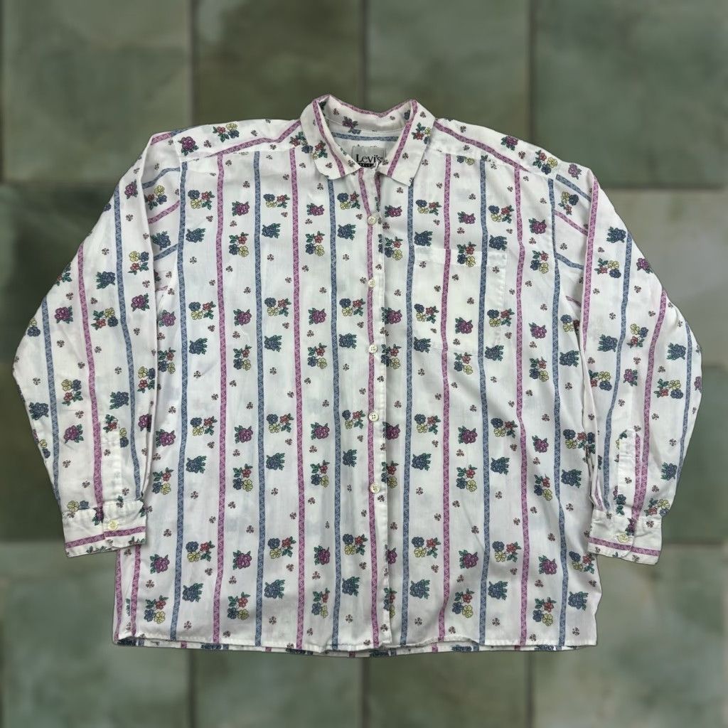 Vintage Levis Travelers Button Up Shirt Large Floral Flowers Cute Fun 90s Womens
