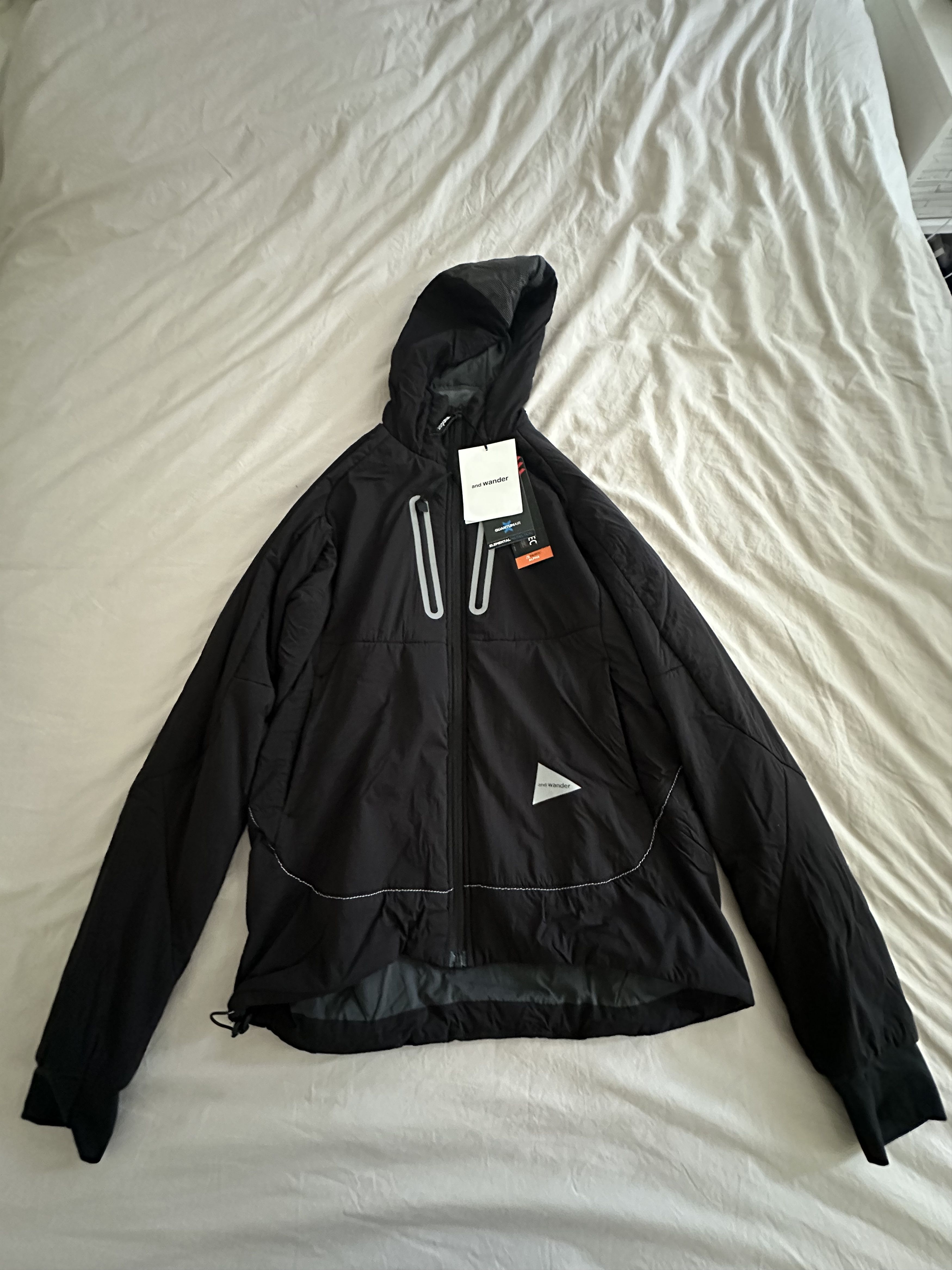 And Wander Alpha Air Hoodie Black Mens Large NWT