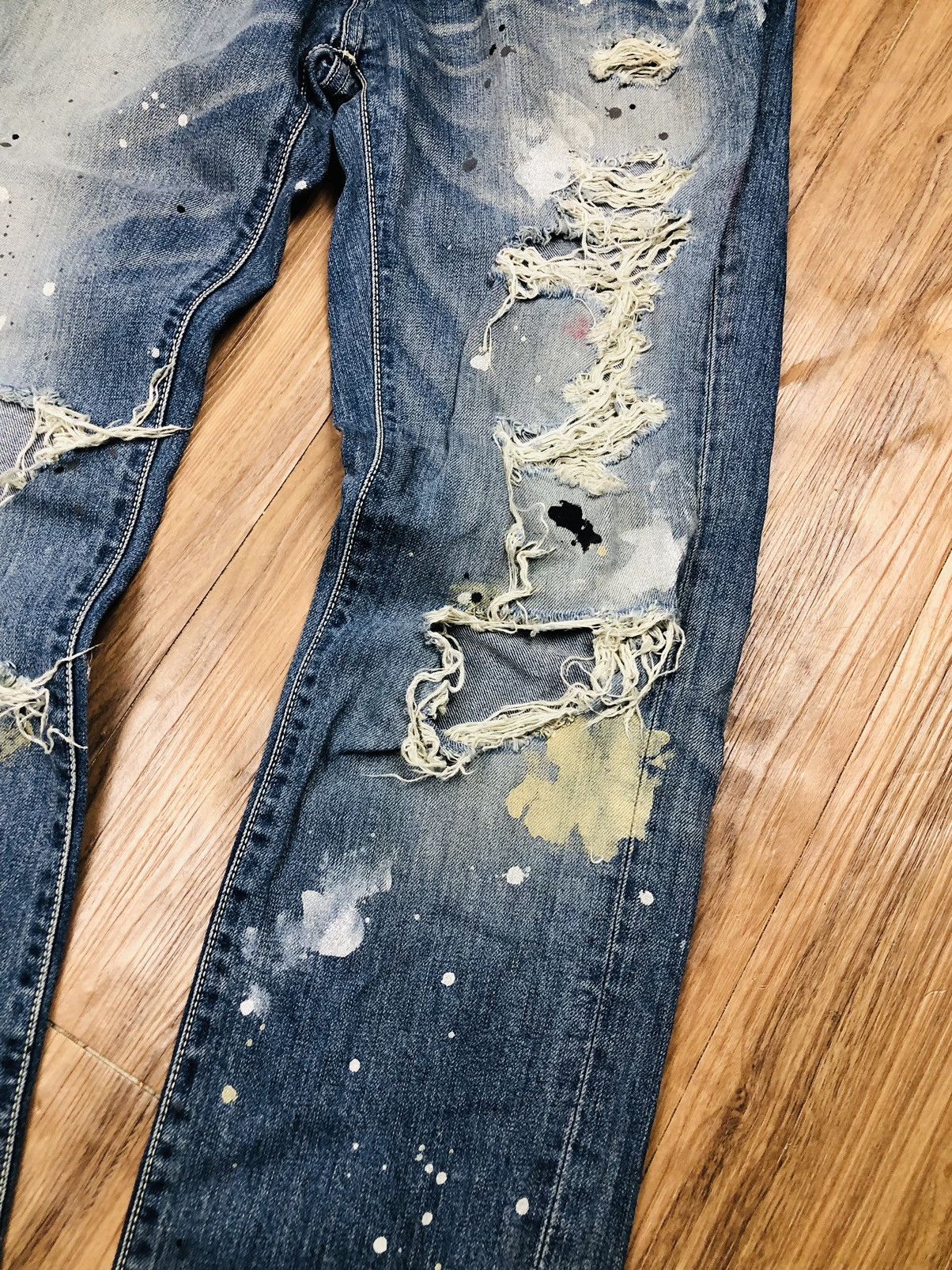 Vanquish Vanquish Gold Distressed Paint Splatter Denim (38) Size 35" - 6 Thumbnail