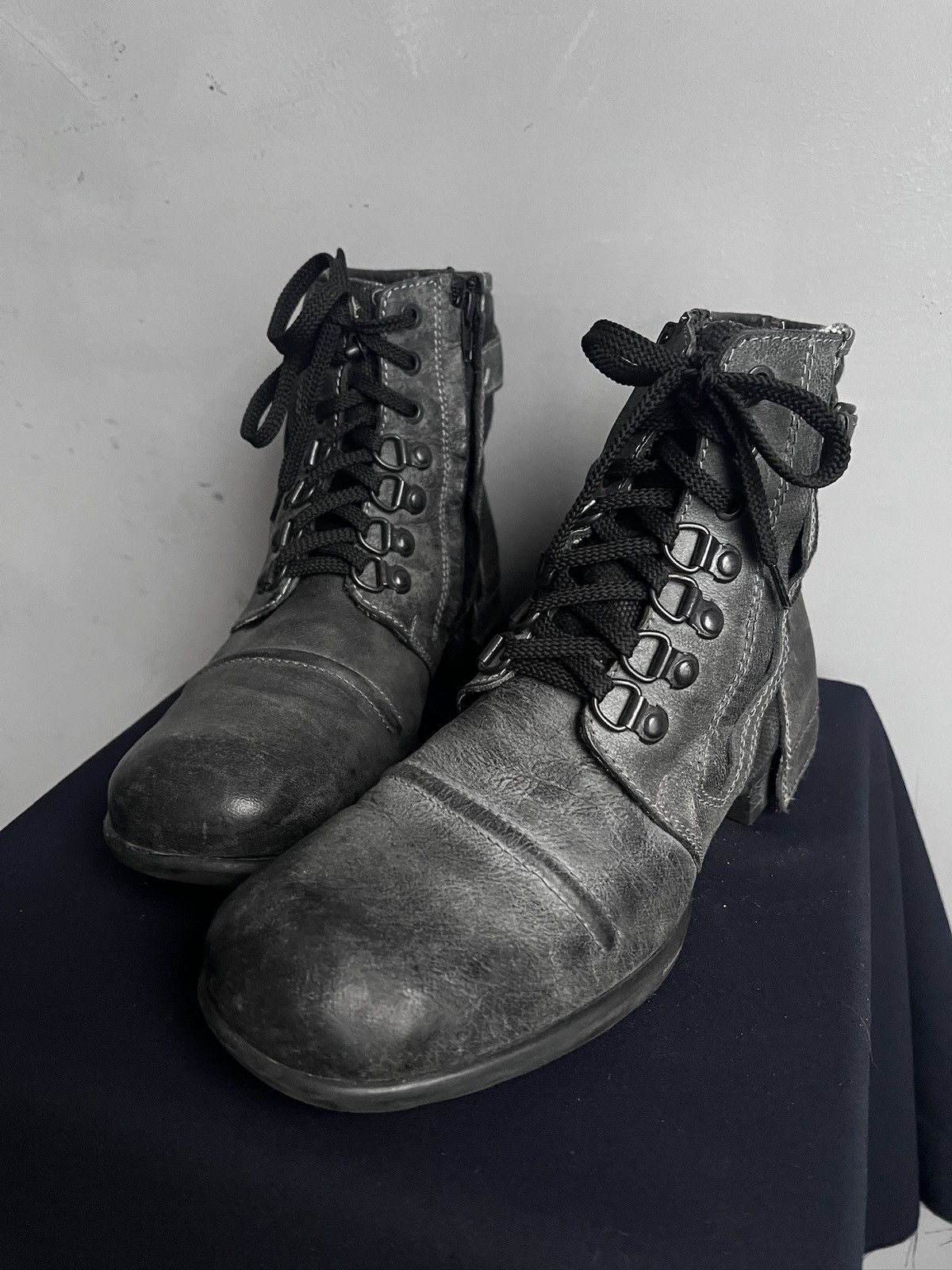 Avant garde leather ankle moto boots Replay guidi style