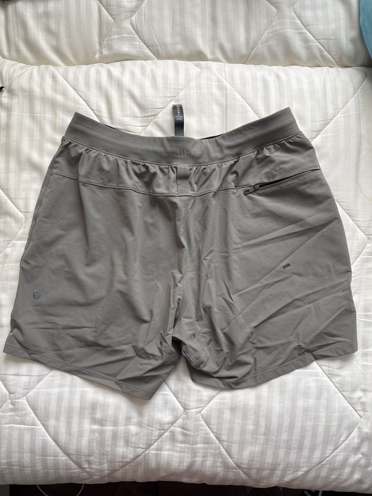Lululemon Lululemon License to Train Short Size US 35 - 2 Thumbnail