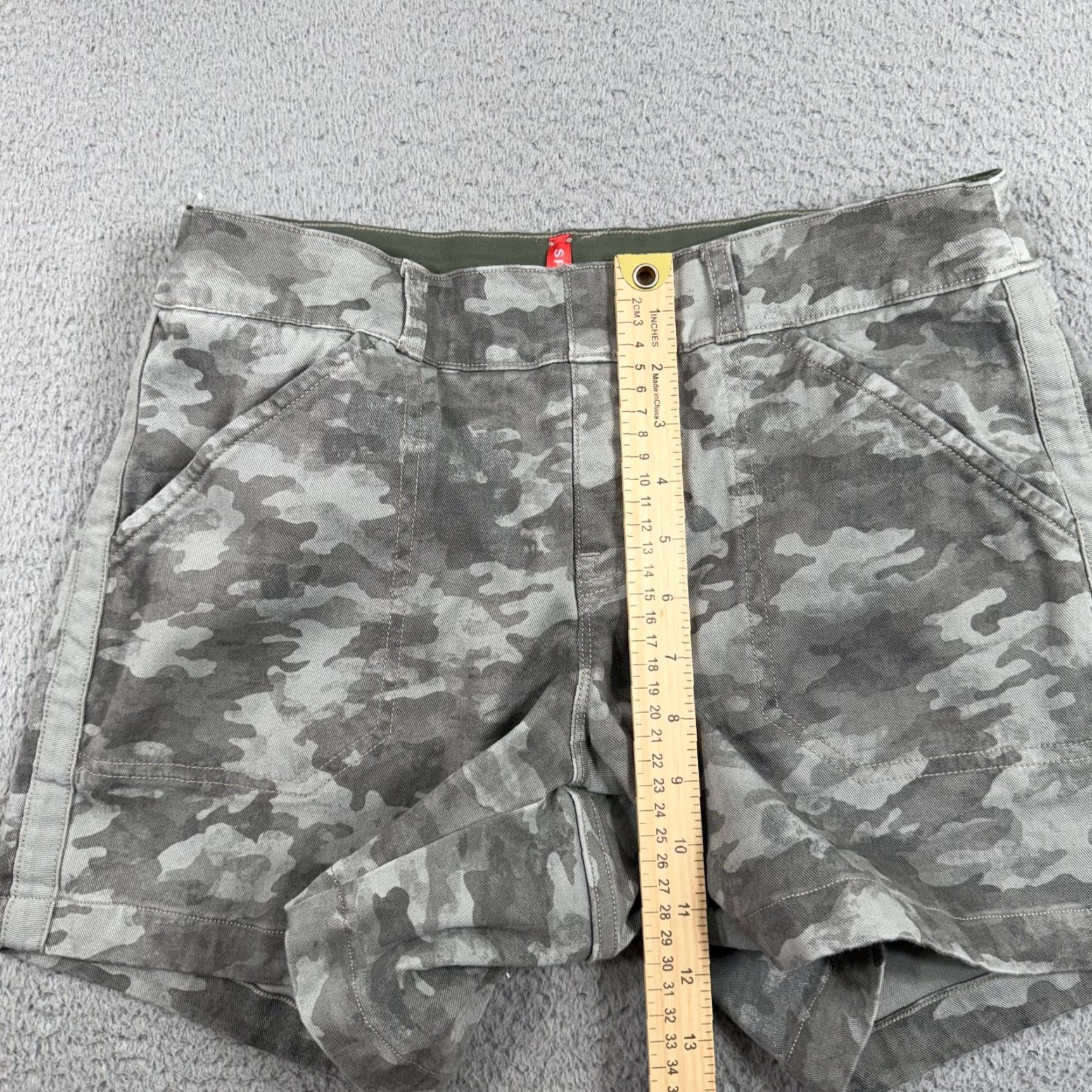 Spanx Spanx Shorts Womens M Gray Camo 5" STRETCH TWILL Elastic Waist Activewear Casual Travel Athletic Golf Tennis Walking Size 32" / US 10 / IT 46 - 4 Thumbnail