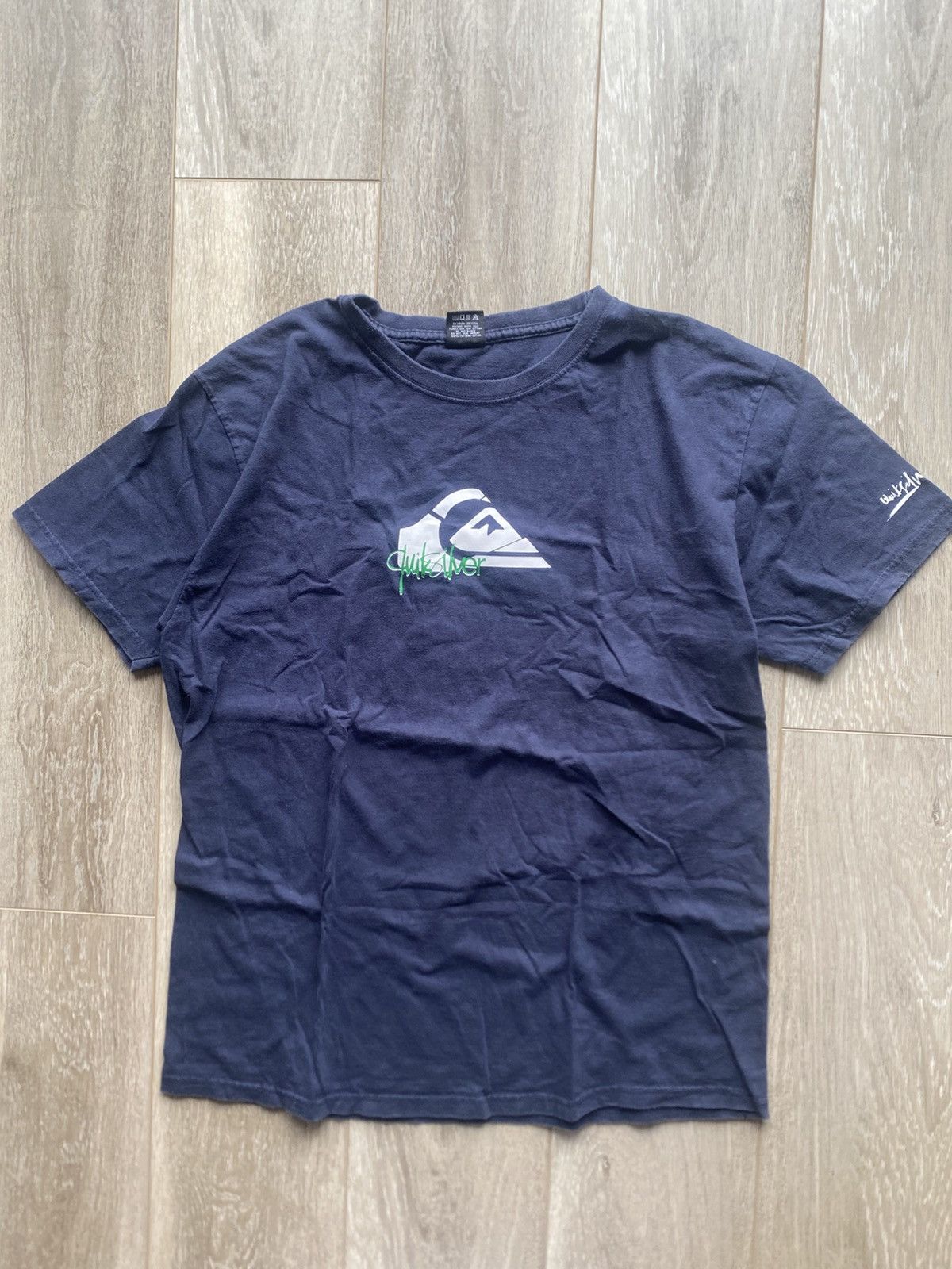 Quicksilver Gintage 90’s quicksilver surf shirt. Size US L / EU 52-54 / 3 - 1 Thumbnail