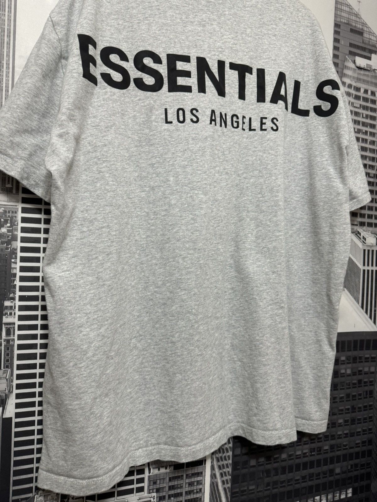 Fear of God 🔥Fear of God Essentials Los Angeles 3M Tee SZ Medium Grey Size US M / EU 48-50 / 2 - 2 Thumbnail