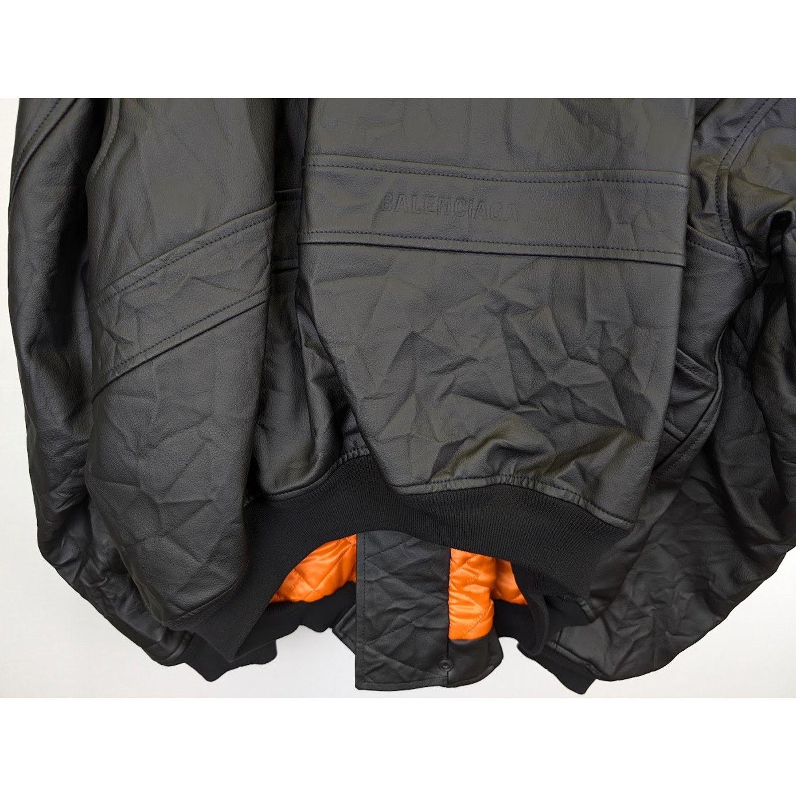 Balenciaga o1rshd1 Leather Grainy Worn Out Bomber in Black Size US M / EU 48-50 / 2 - 16 Thumbnail