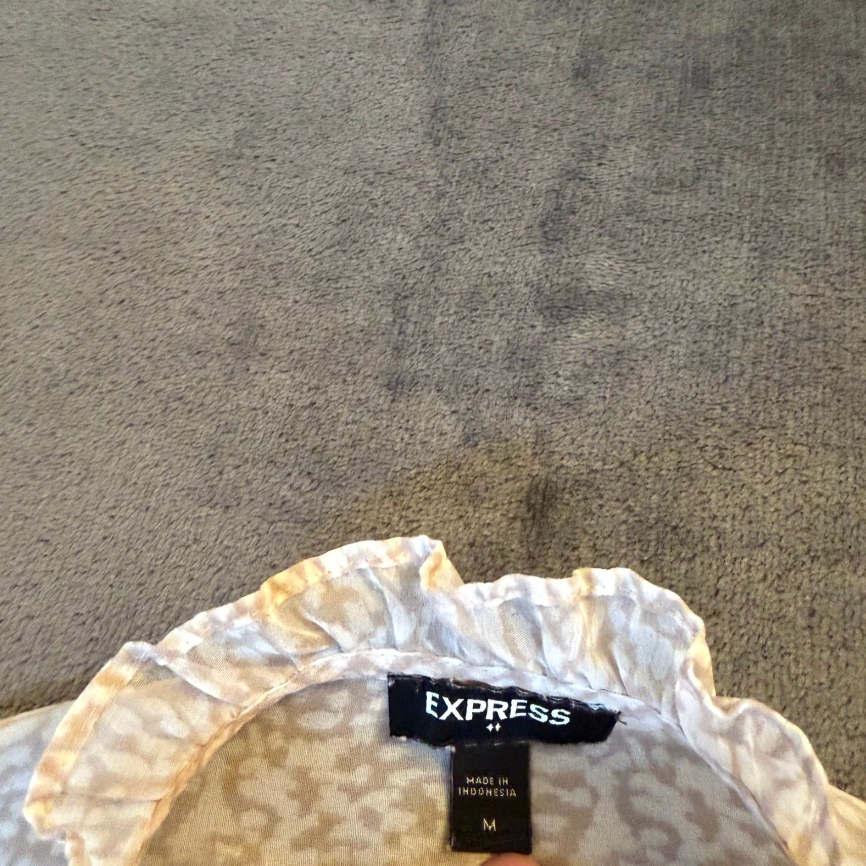 Express Express Blouse Womens Medium Shirt Animal Print Ruffle Button Front Sheer Long Sleeve Beige 90s? Size M / US 6-8 / IT 42-44 - 3 Thumbnail