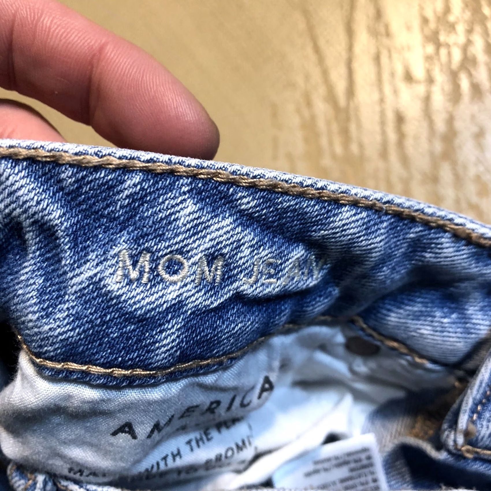 American Eagle Outfitters American Eagle Outfitters Jeans Womens Mom 4 Regular Blue Distressed Light Wash 29in Inseam 5-Pocket Denim Cotton Blend Relaxed 90s Modern Womens Size 27" / US 4 / IT 40 - 7 Thumbnail