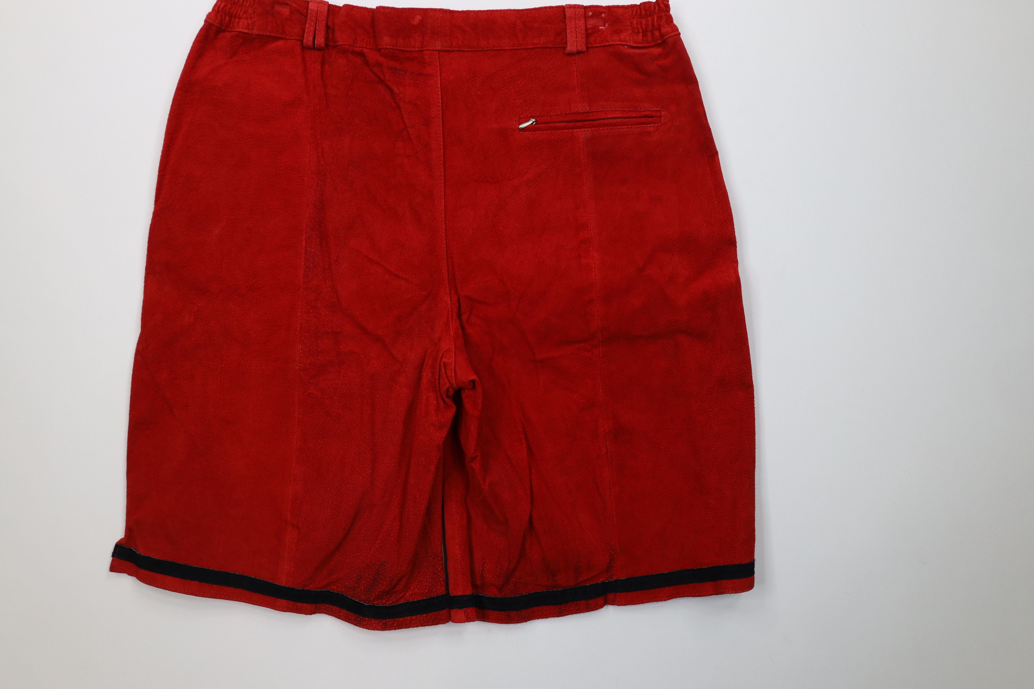 Vintage Vintage 90s Streetwear Pleated Suede Leather Shorts Red Size US 36 / EU 52 - 9 Thumbnail