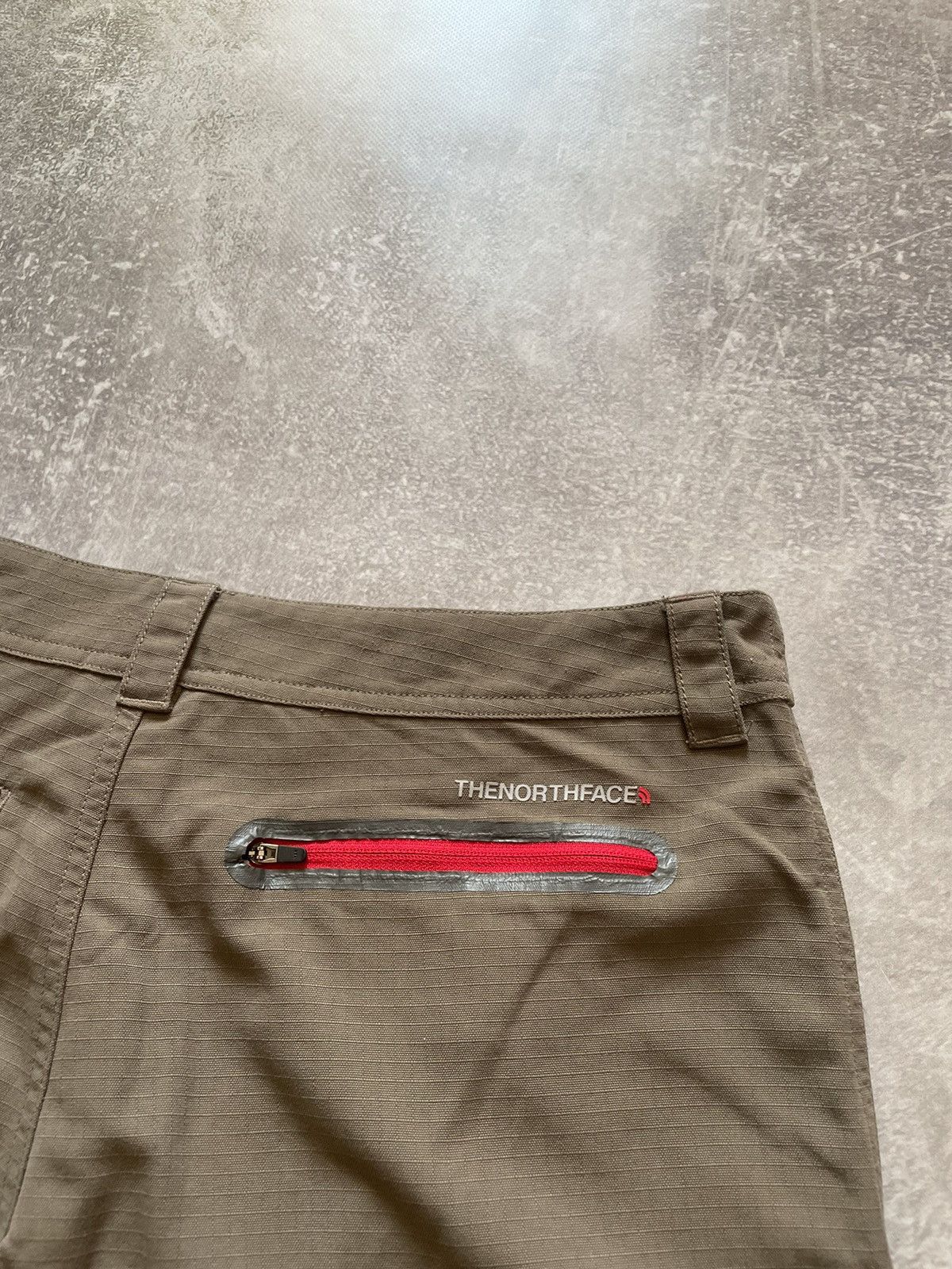 The North Face Vintage The North Face Cargo Shorts 32 Size US 32 / EU 48 - 11 Thumbnail