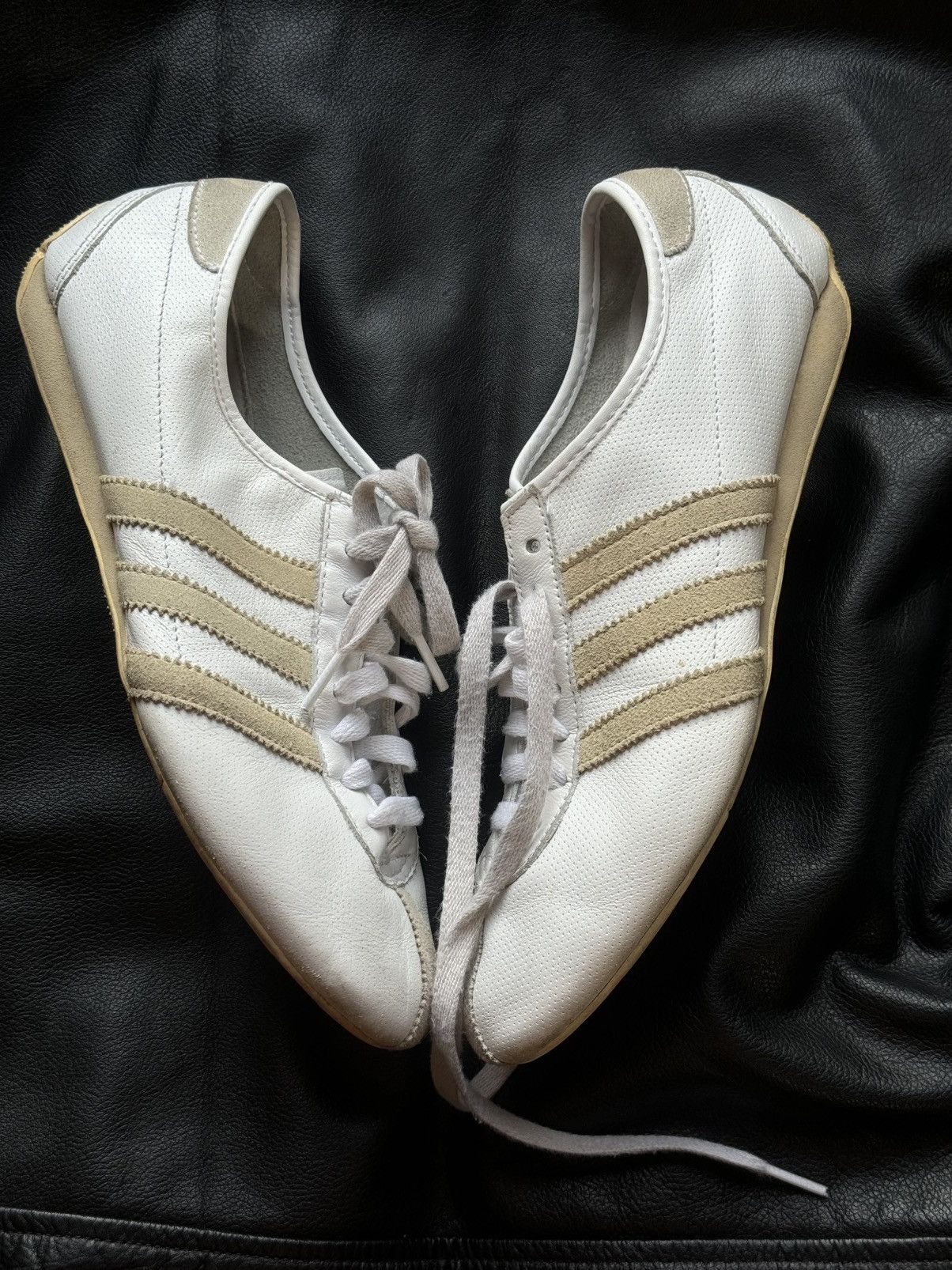 Adidas 2006 Rare Adidas Okapi white Vintage low racing sneaker Size US 8.5 / IT 38.5 - 2 Thumbnail