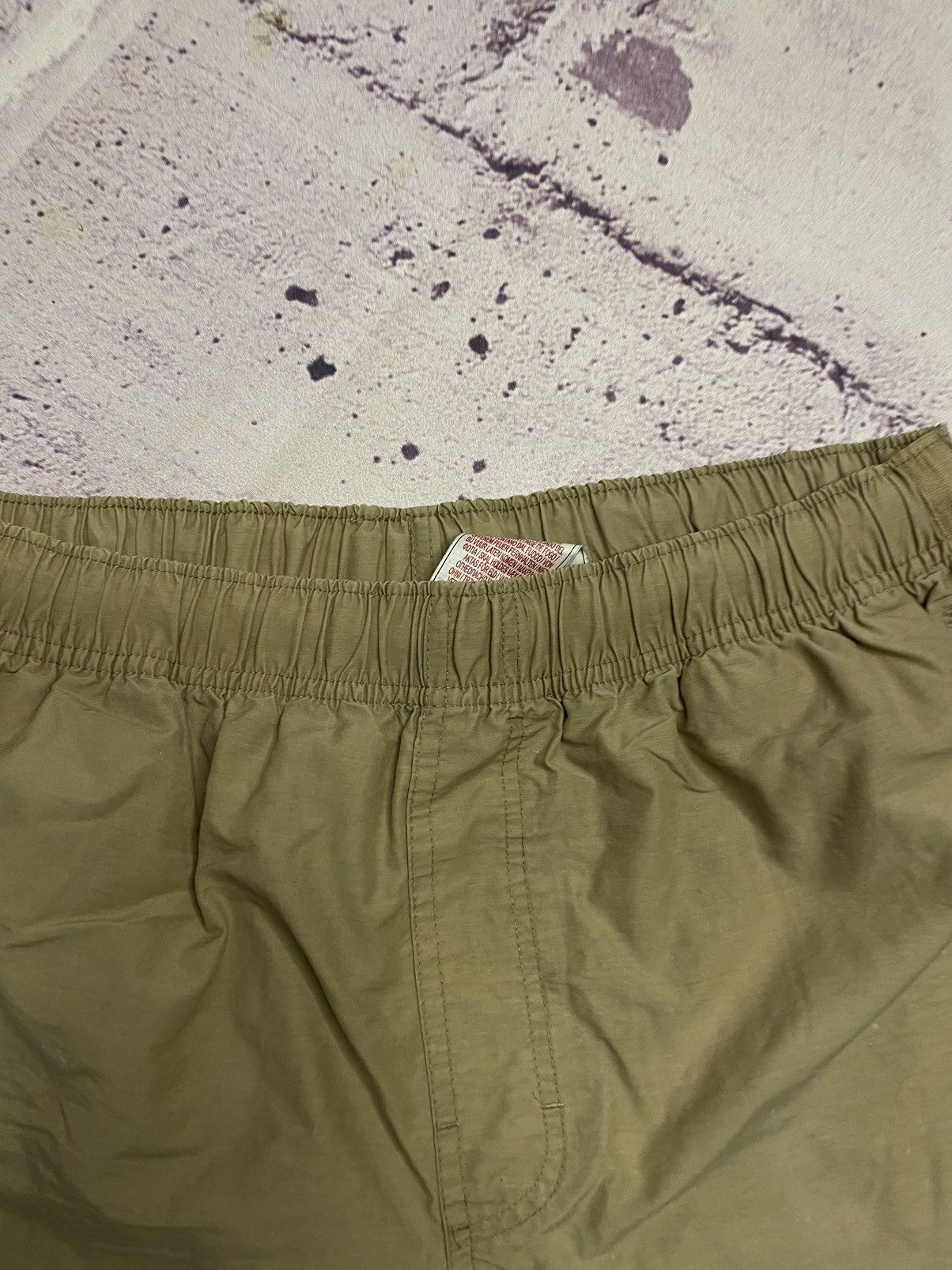 Nike MENS Nike Cargo Swoosh Tab Logo Shorts All Nude vintage Size US 34 / EU 50 - 8 Thumbnail