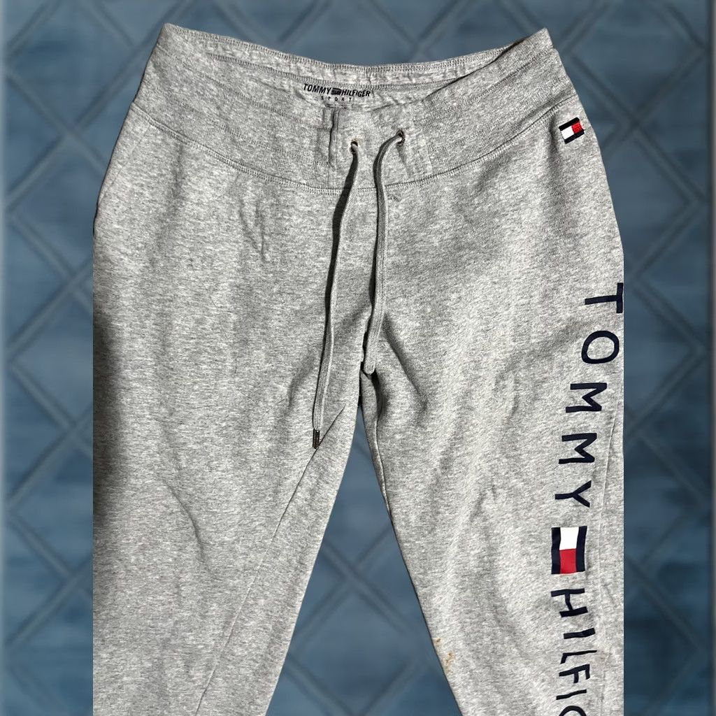 Tommy Hilfiger Tommy Hilfiger Sport Jogger Sweatpants Women's Small Gray Drawstring Spell Out Size 28" / US 6 / IT 42 - 1 Thumbnail
