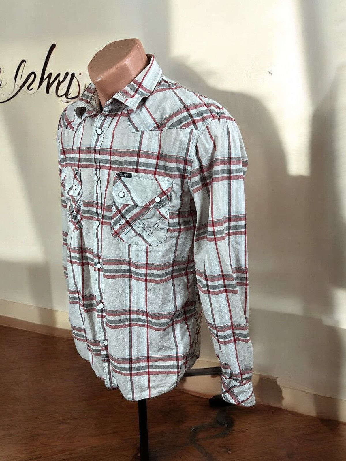 Wrangler Wrangler Men’s Checked shirt Regular Fit size M Size US M / EU 48-50 / 2 - 4 Thumbnail