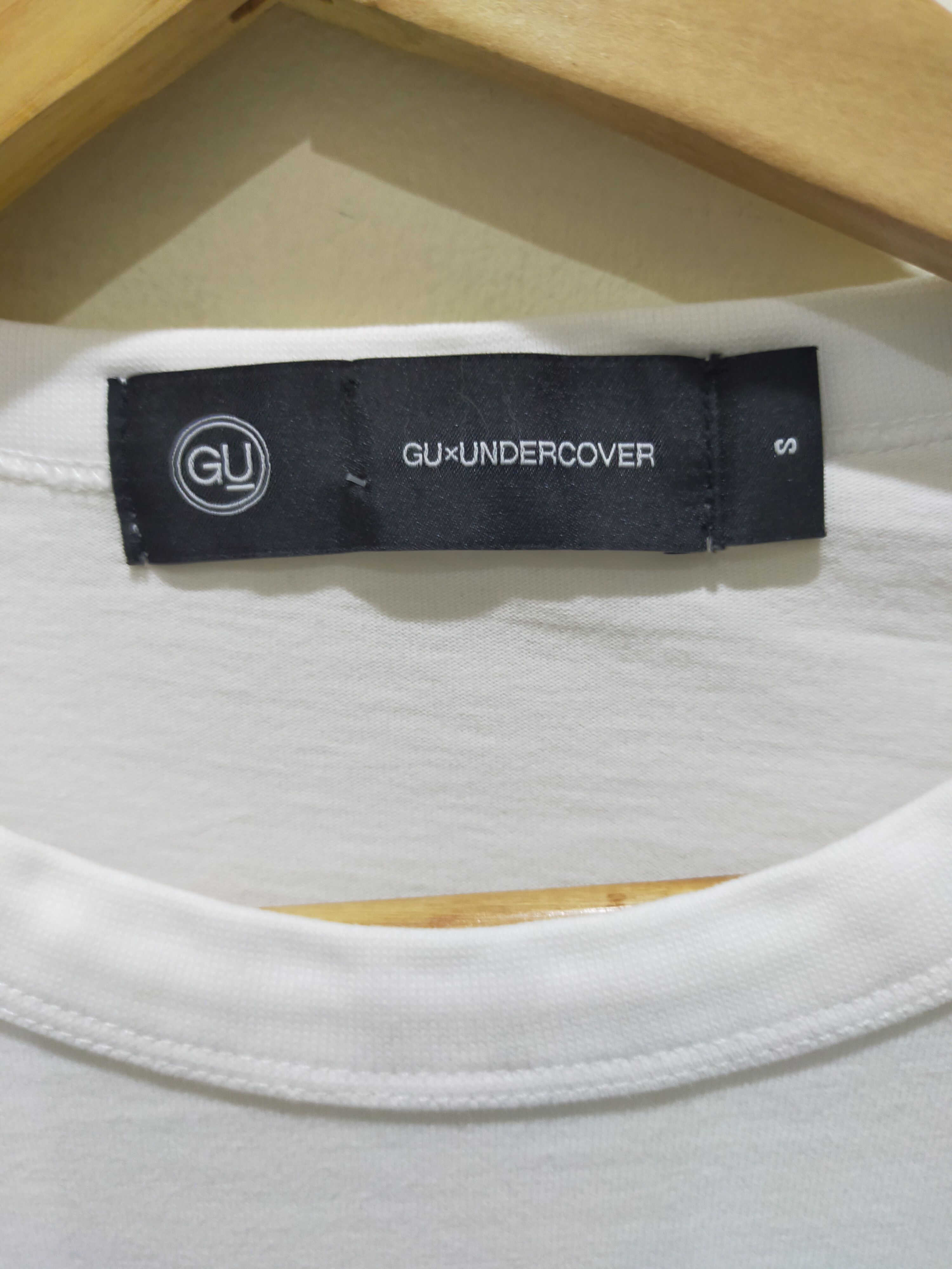 GU × Undercover 🔥 OFFER ME ! GU X UNDERCOVER T-SHIRT Size US S / EU 44-46 / 1 - 3 Thumbnail