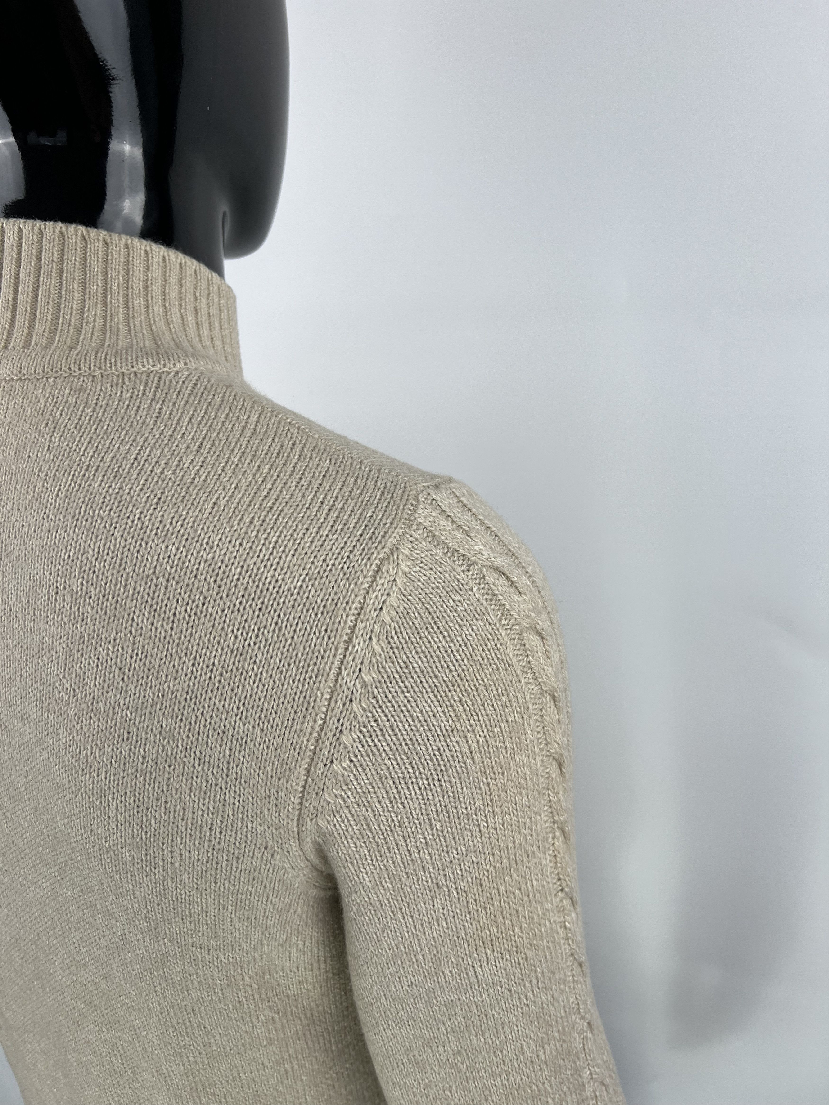 Emanuel Ungaro Emanuel Ungaro Rare Vintage Wool Sweater Size 52 Size US L / EU 52-54 / 3 - 7 Thumbnail