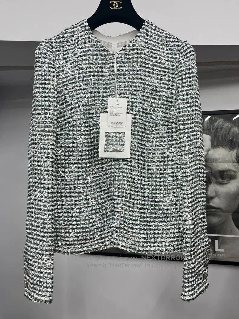 Chanel Chanel 23P Green Silver Sequin Jacket. Size US M / EU 48-50 / 2 - 1 Thumbnail