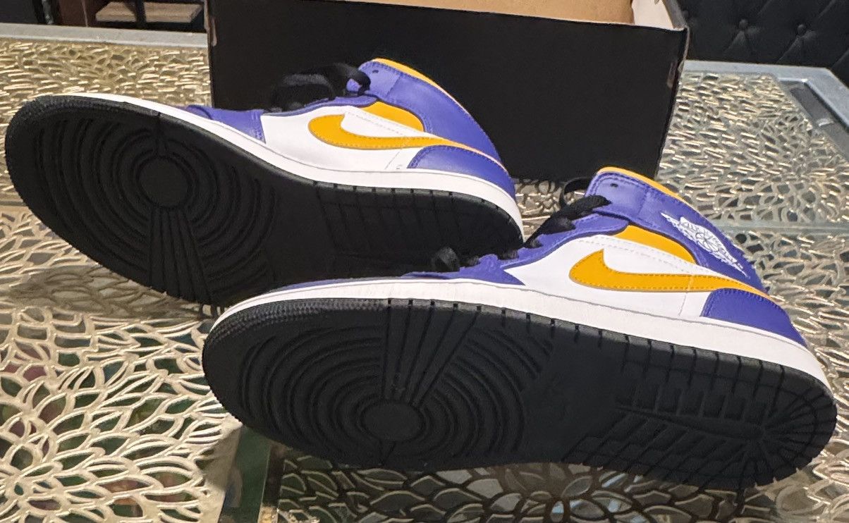 Jordan Brand Nike Air Jordan 1 Mid Lakers Purple University Gold Retro Size US 9.5 / EU 42-43 - 7 Thumbnail