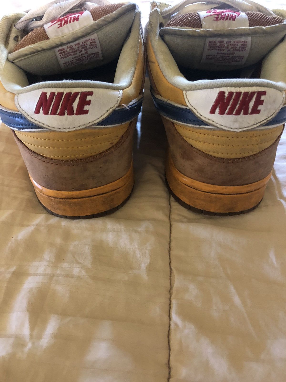 Nike Nike SB Dunk Low "Newcastle Brown Ale" 2008 Size US 10 / EU 43 - 6 Thumbnail