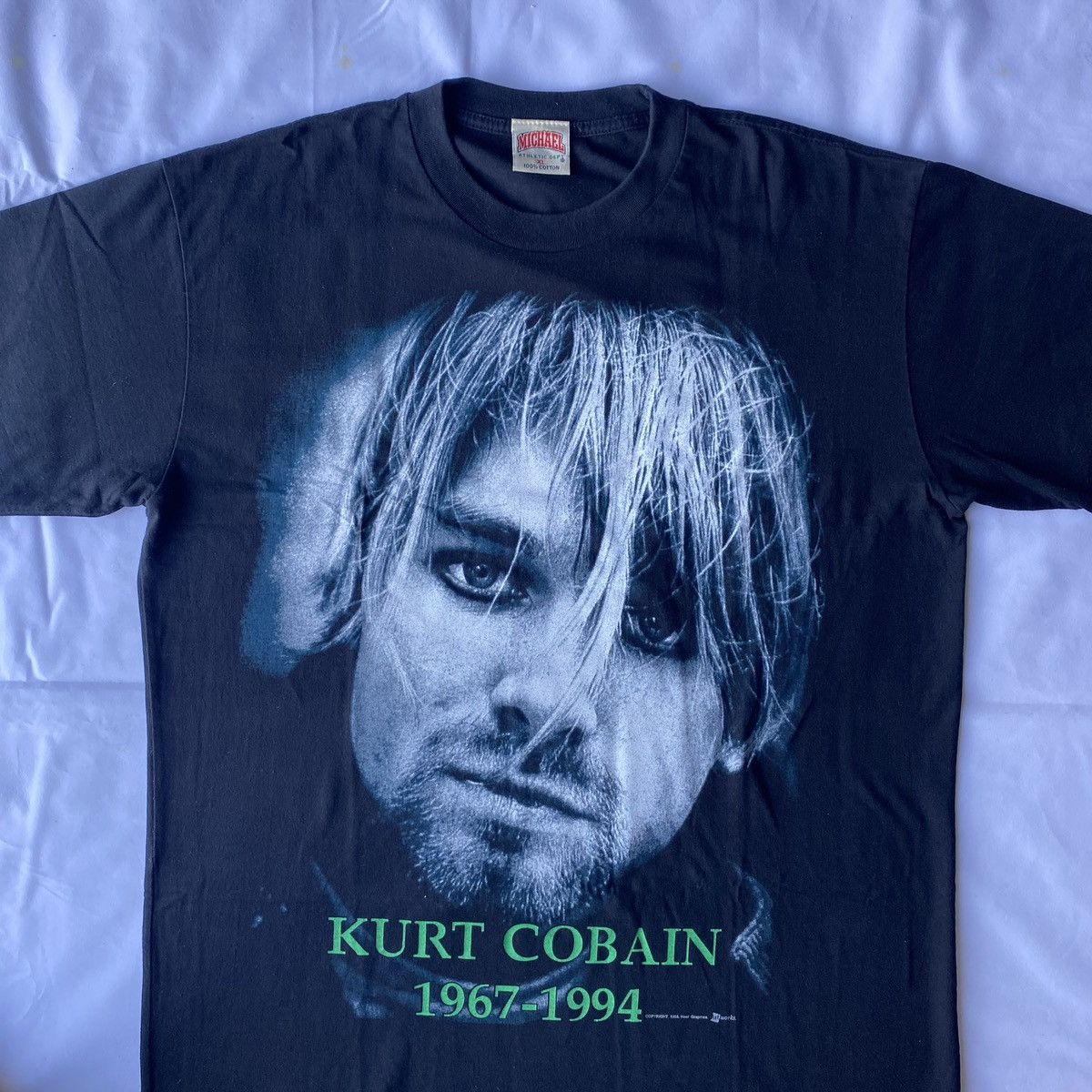 Band Tees × Vintage *RARE* VTG 90s Kurt Cobain 1967 - 1994 Memorial Size US XL / EU 56 / 4 - 5 Thumbnail