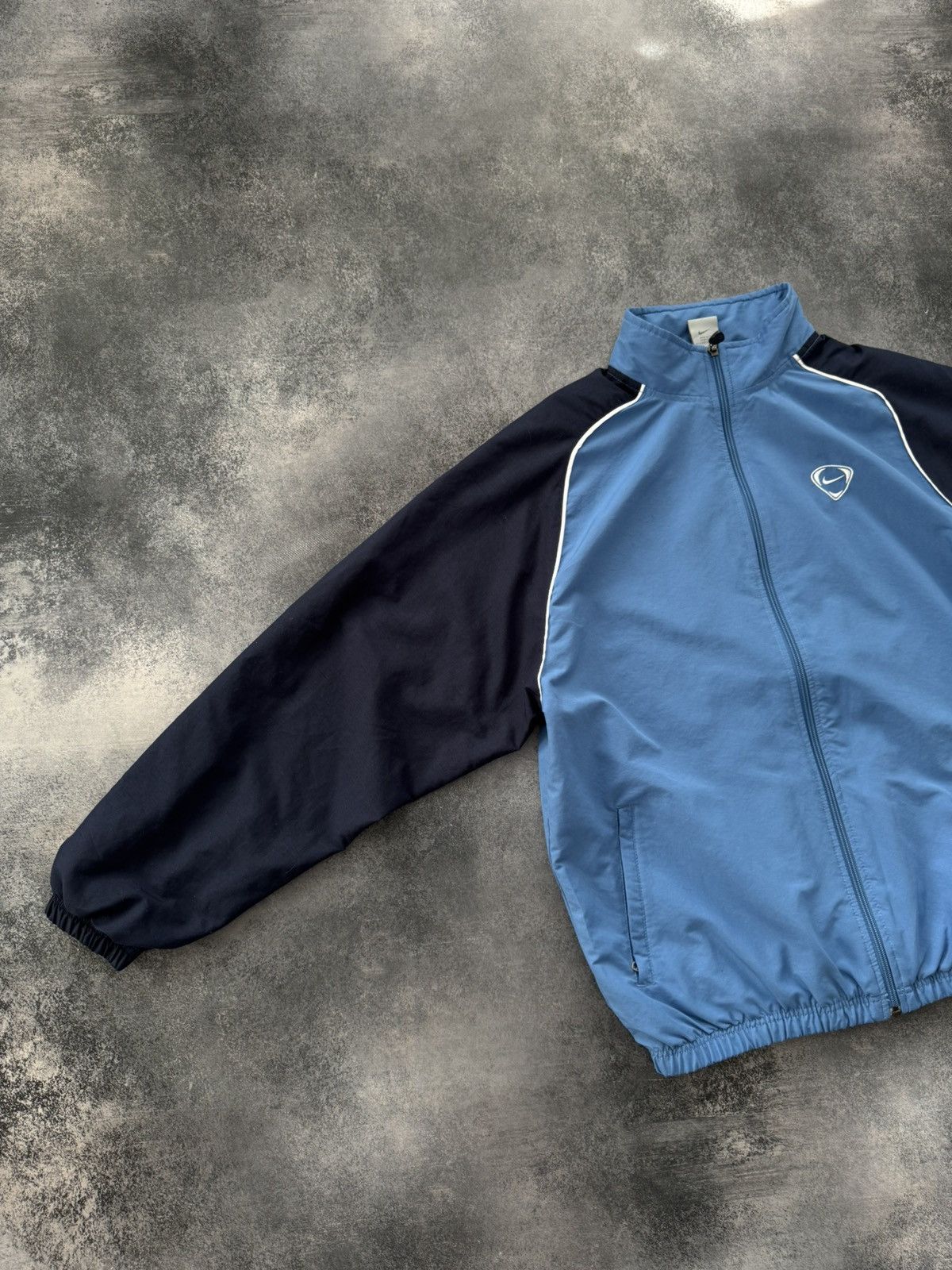 Nike Vintage Nike Track Jacket Swoosh Logo Y2K Drill 90s Size US L / EU 52-54 / 3 - 6 Thumbnail