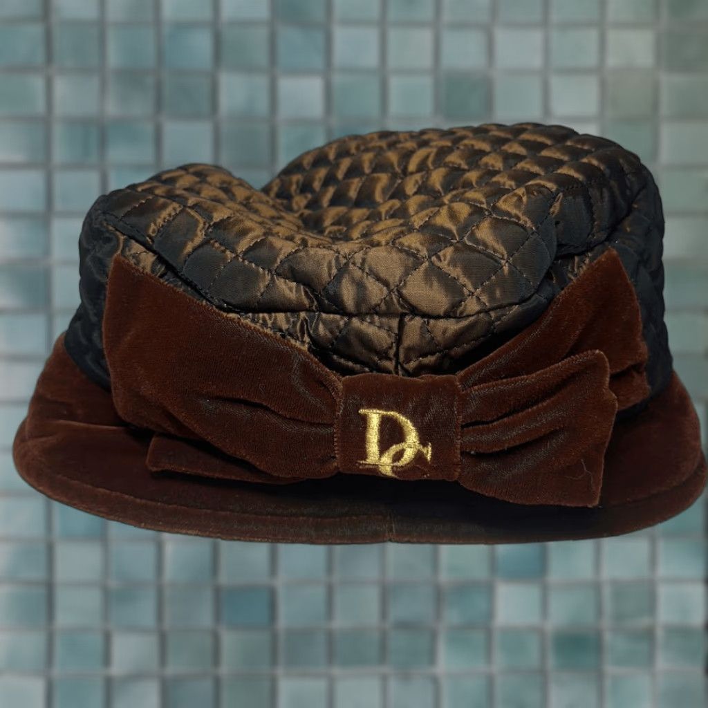 Vintage VINTAGE Diahann Carol Brown Quilted Velvet Hat Bucket Hat One Size Women Purple Brown Scala Size ONE SIZE - 1 Thumbnail