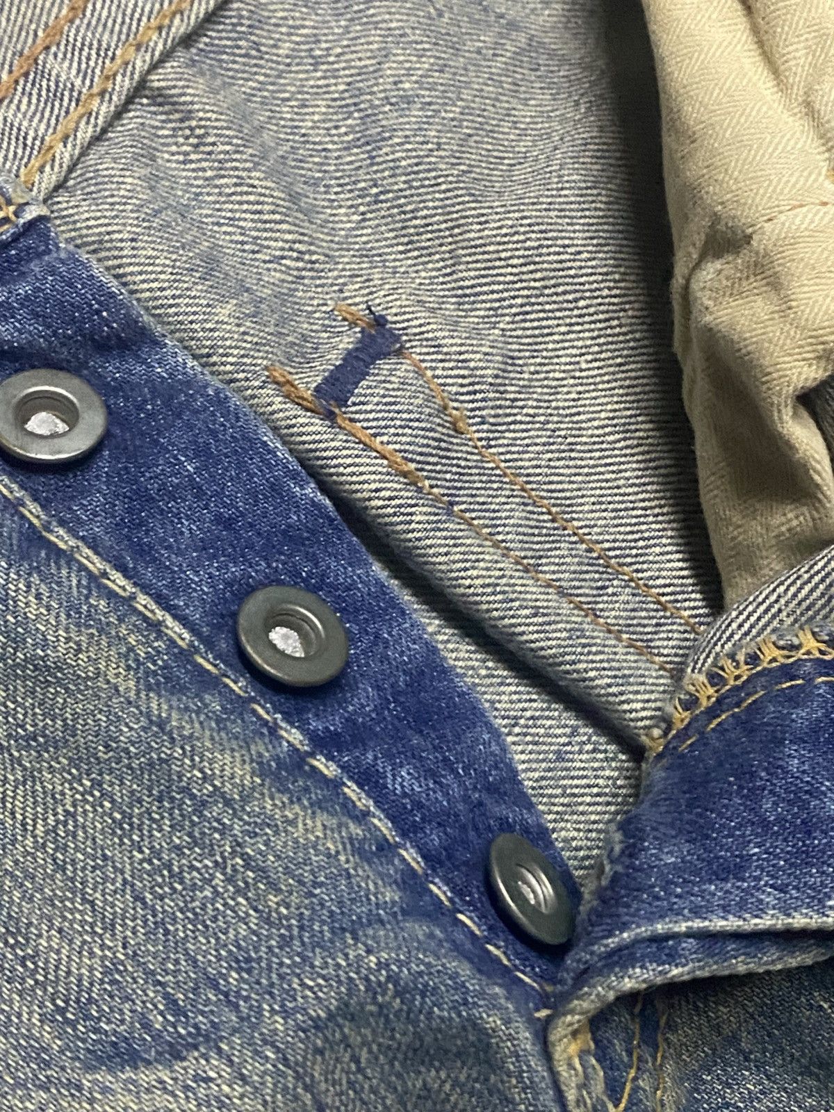 Levi's Vintage Levis Grunge Style Distressed Repair Loose Jeans Size US 32 / EU 48 - 13 Thumbnail