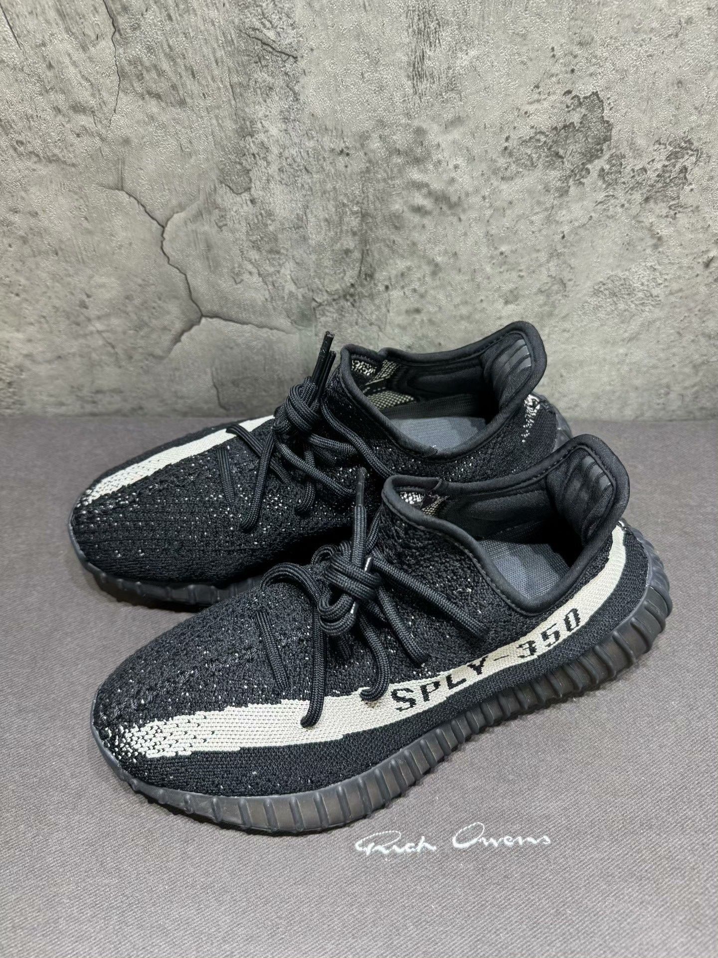 Adidas Adidas YEEZY3 Black Lowtop Sneakers 42 Men Size US 9 / EU 42 - 1 Thumbnail