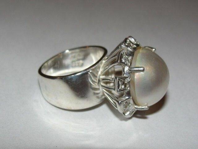 Designer Sterling Mabe Pearl and Diamond Cocktail Ring Alberto Juan Size ONE SIZE - 5 Thumbnail