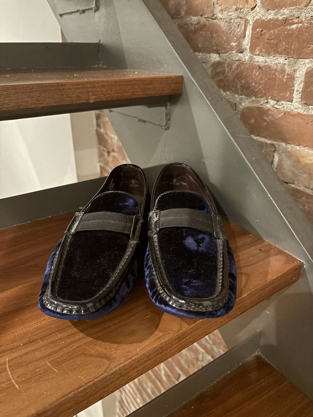 Tod's Tod’s Gommino velvet flats Size US 6 / EU 39 - 1 Thumbnail