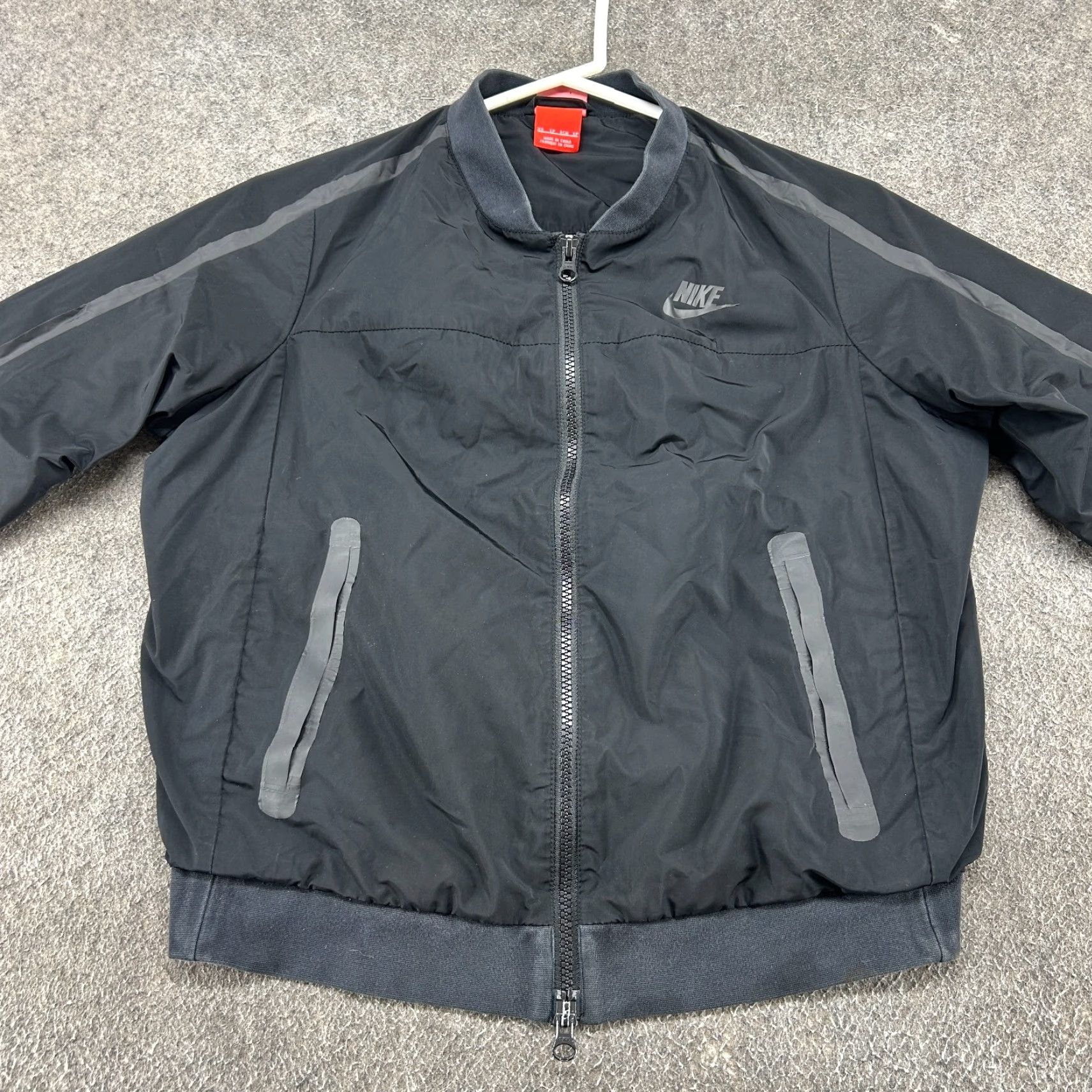 Nike VINTAGE Nike Jacket Womens XS Black Windbreaker Lined Swoosh Polyester 90s Golf Womens Size XS / US 0-2 / IT 36-38 - 4 Thumbnail