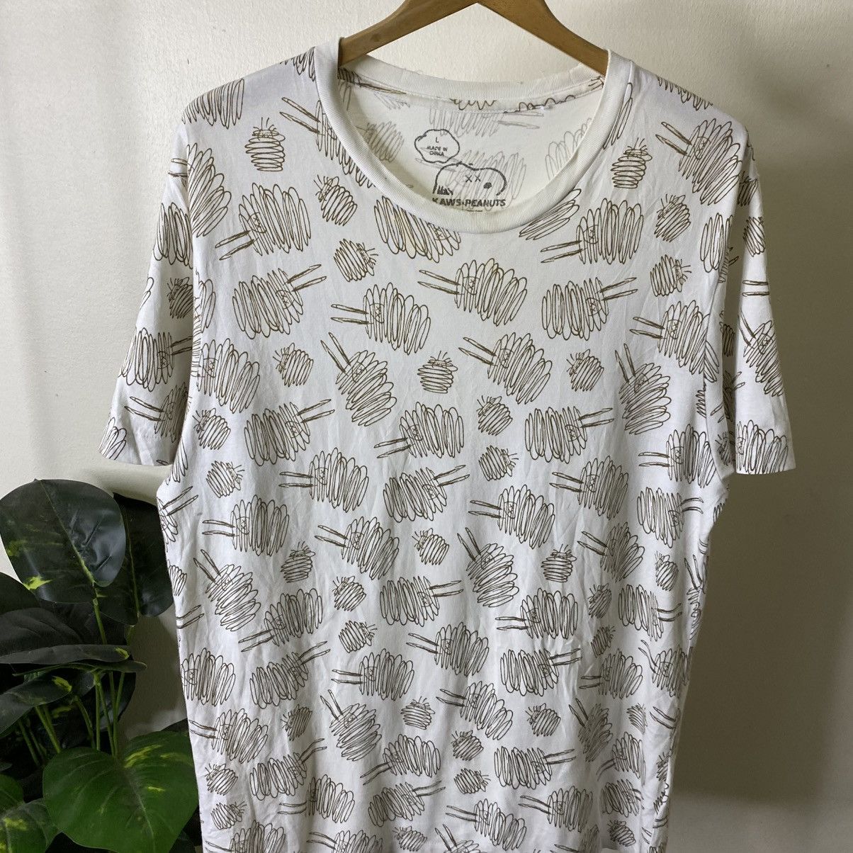 Peanuts Kaws Original Fake x Peanuts Snoopy Collaboration AOP Tee Size US L / EU 52-54 / 3 - 2 Thumbnail