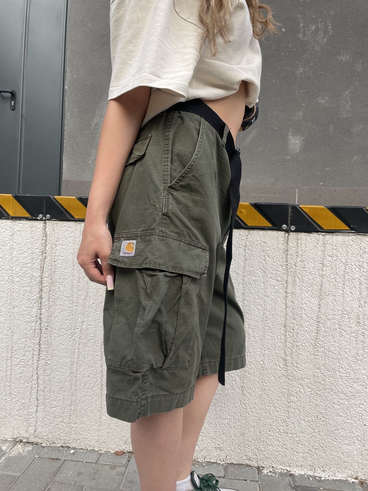 Carhartt Vintage Carhartt Bermuda cargo shorts Size US 32 / EU 48 - 1 Thumbnail