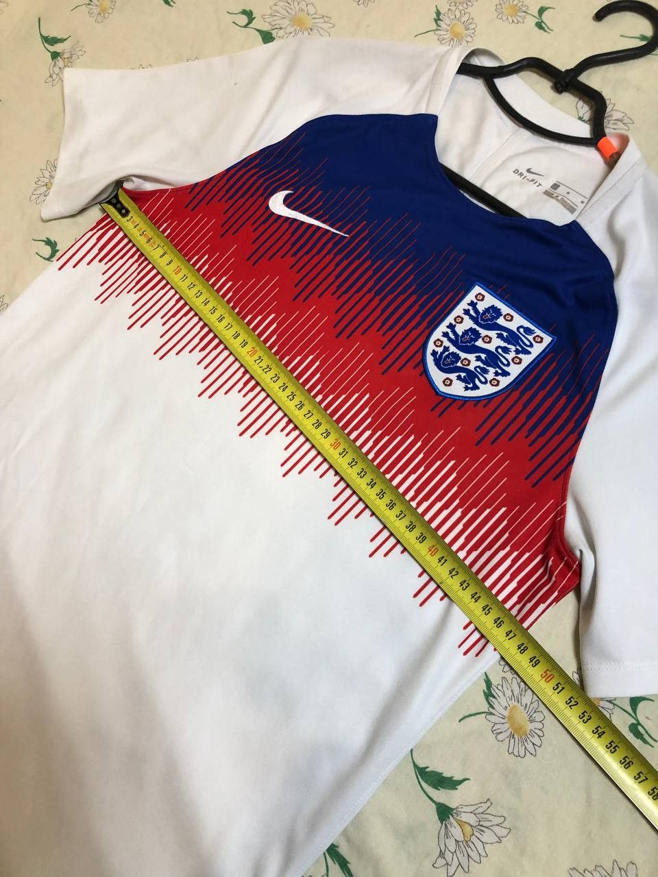 Nike ENGLAND NIKE 2018 WORLD CUP FOOTBALL SOCCER WARM Size US M / EU 48-50 / 2 - 14 Thumbnail