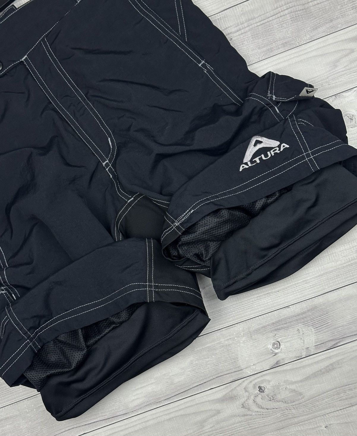 Rapha Altura MTB Cycling Shorts Men's Size L Black Mountain Bike Size US 34 / EU 50 - 2 Thumbnail