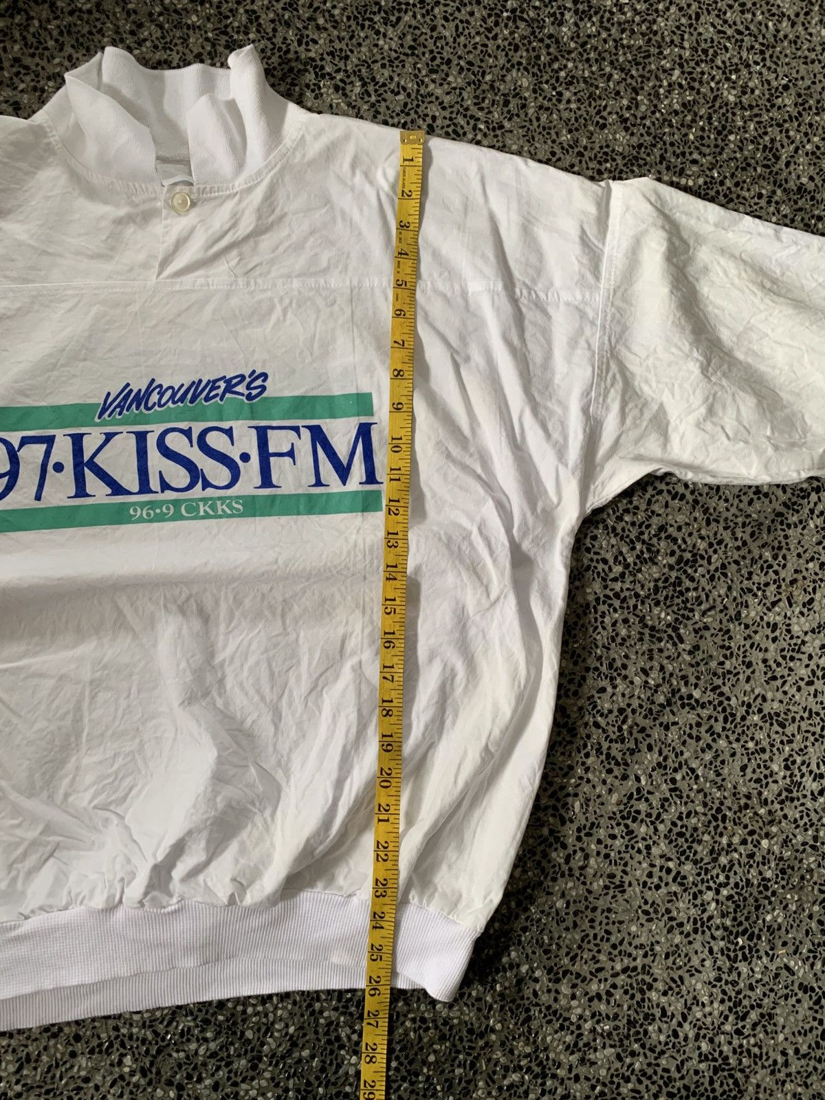Vintage Vintage 90s Vancouver’s Kiss FM Sweatshirt Size US L / EU 52-54 / 3 - 10 Thumbnail