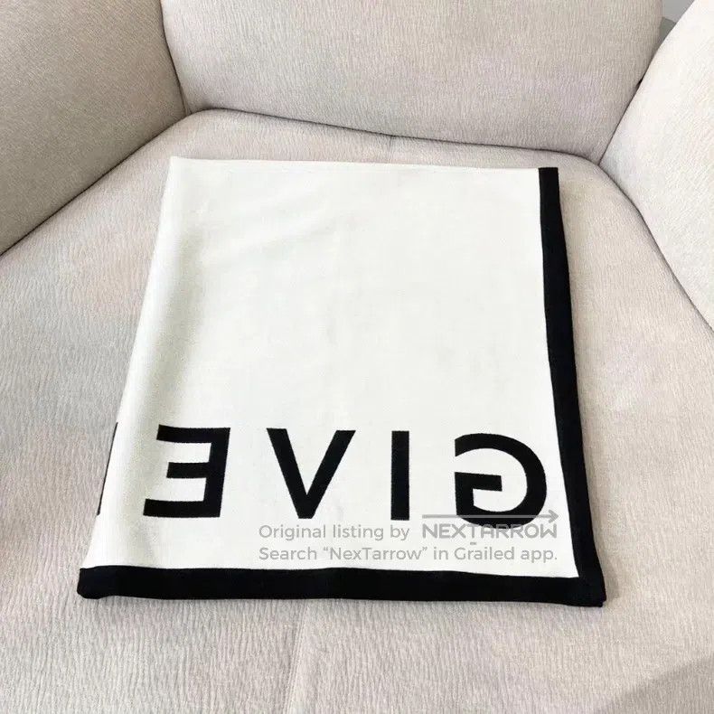 Givenchy Givenchy Black and White Double-Sided Wool Blanket Size ONE SIZE - 4 Thumbnail