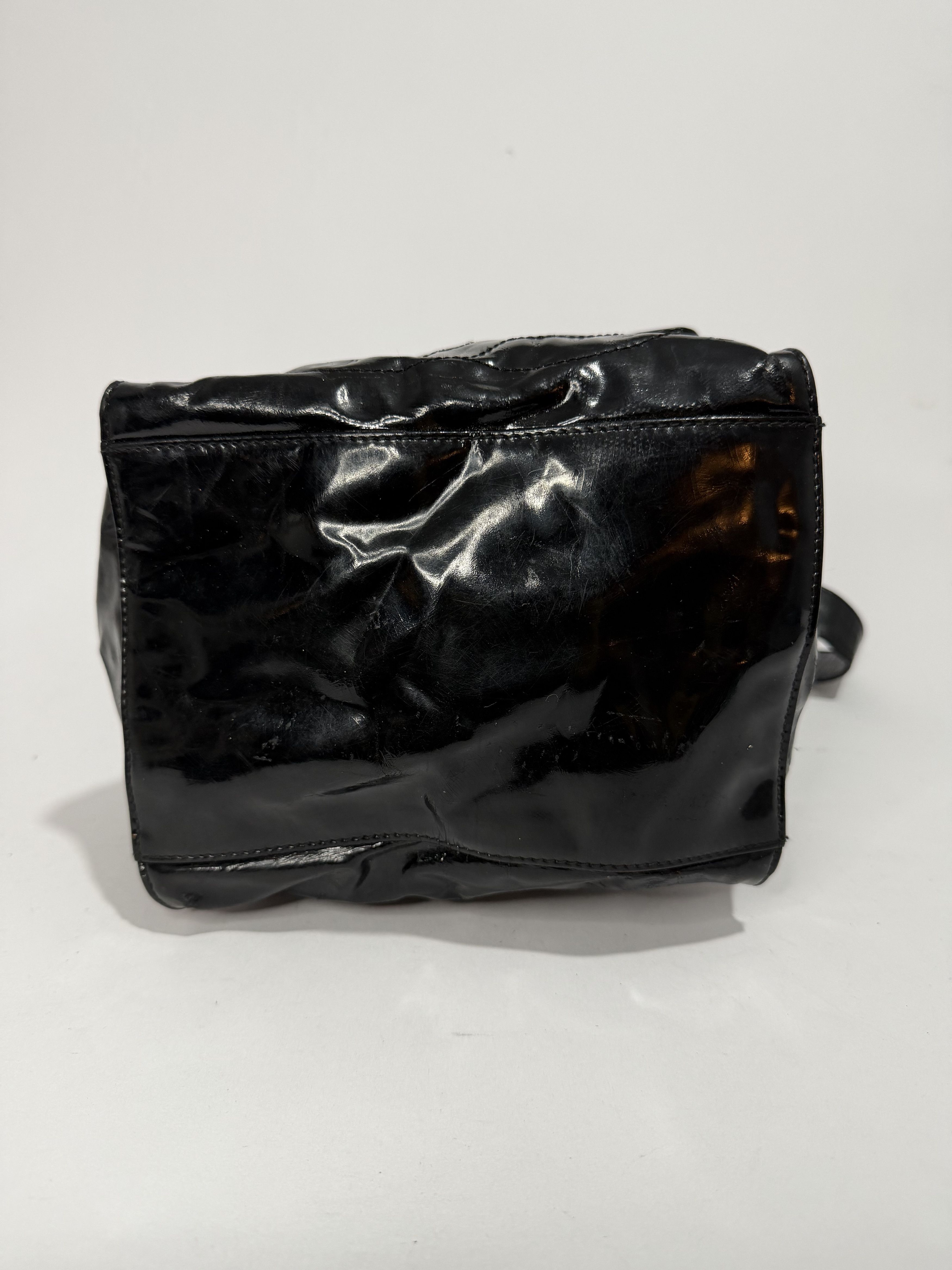 Chanel Vintage Chanel CC Patent Bucket Bag Size ONE SIZE - 14 Thumbnail