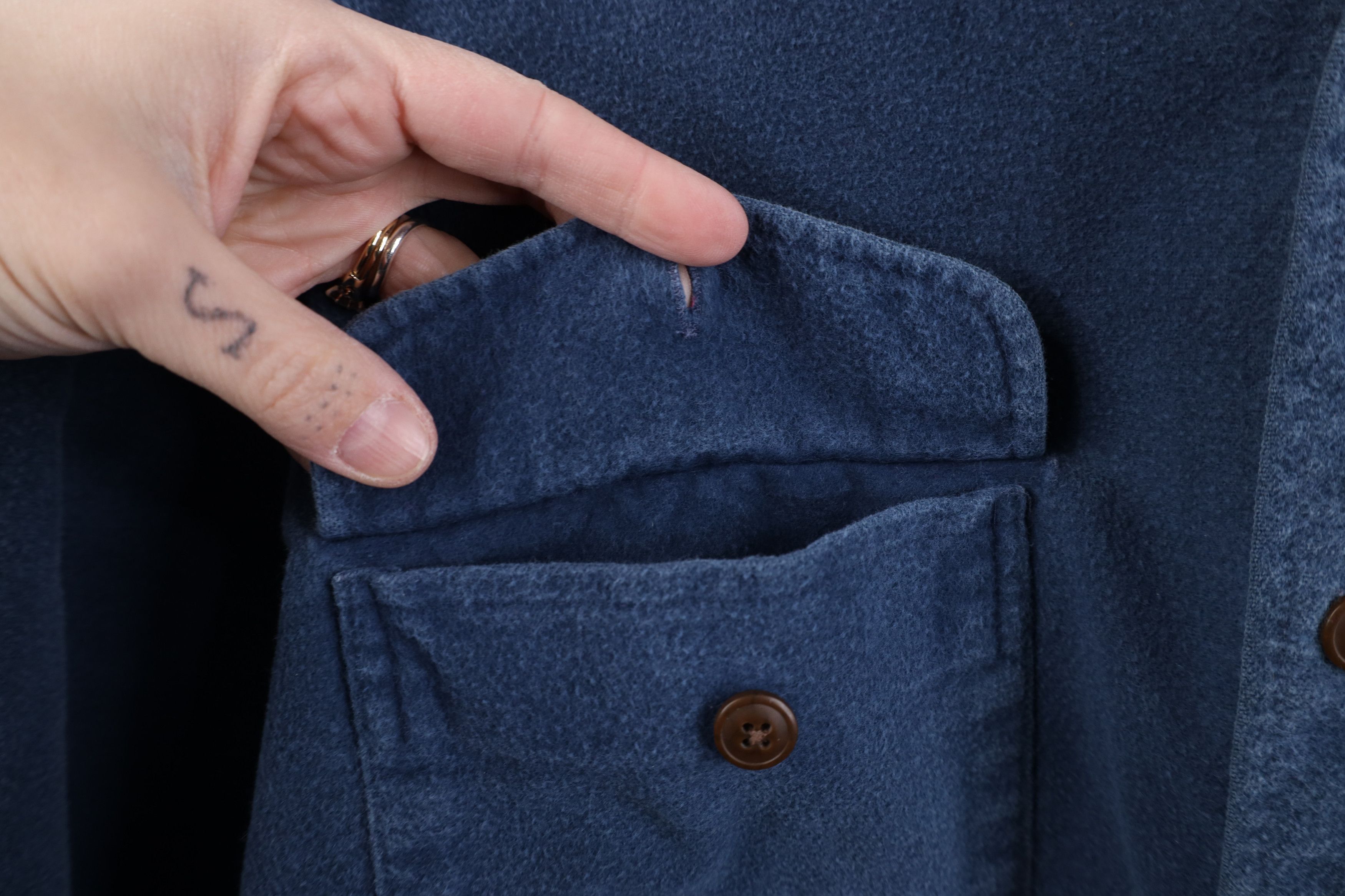 Vintage Vintage 90s Streetwear Heavy Chamois Cloth Button Shirt Blue Size US L / EU 52-54 / 3 - 7 Thumbnail