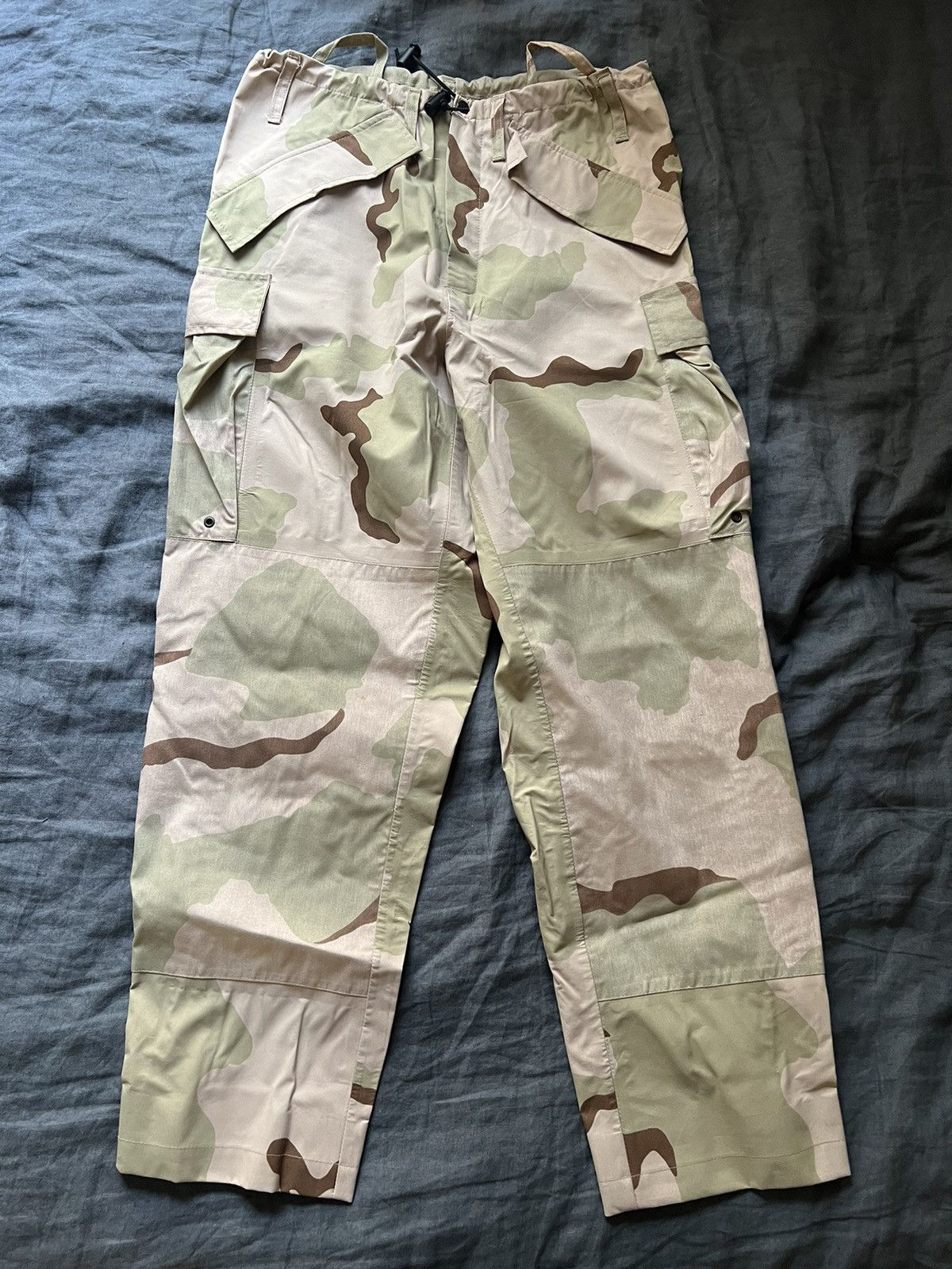 Vintage Vintage Desert Camo Gore-Tex Pants Size US 30 / EU 46 - 1 Thumbnail
