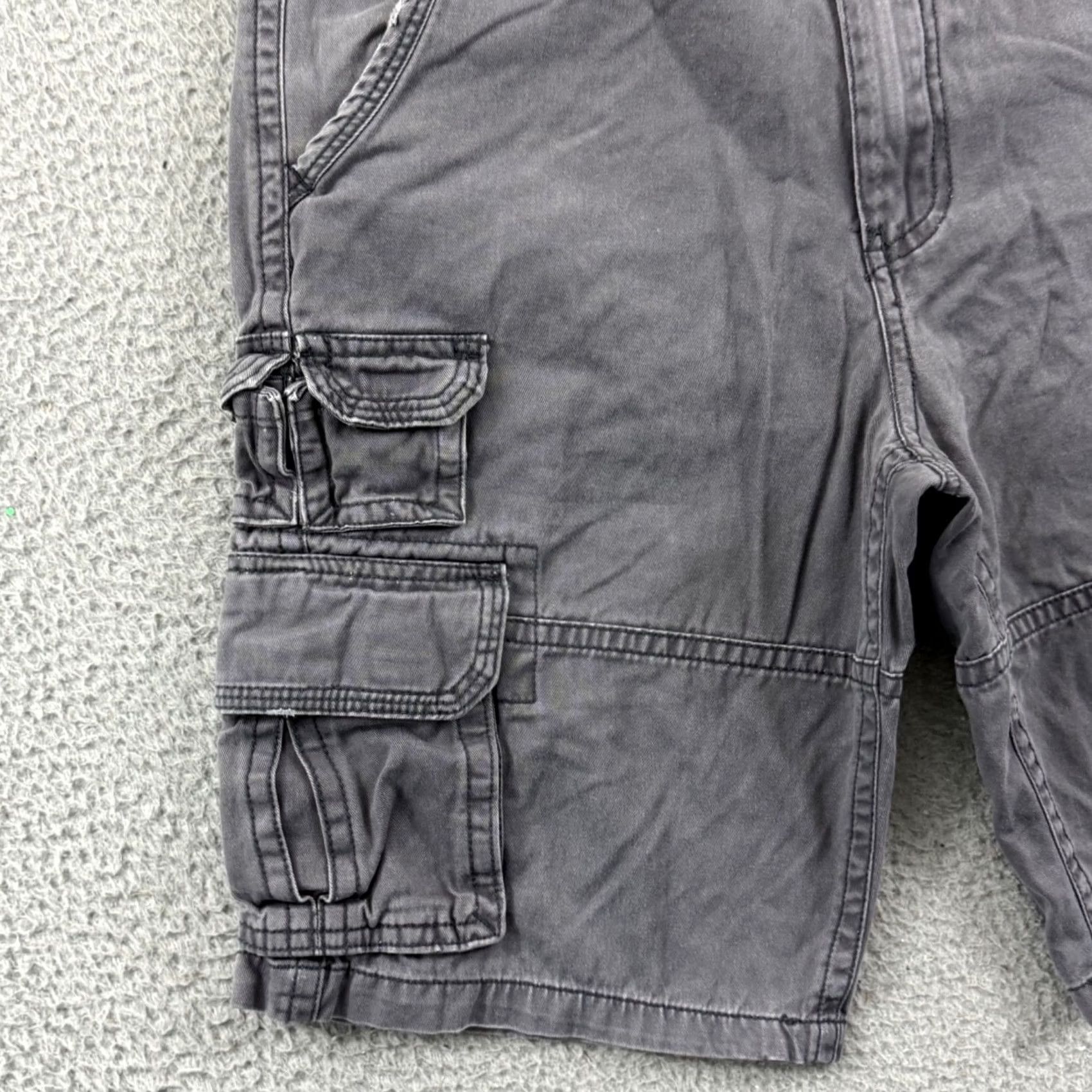 Vintage VINTAGE Plugg Cargo Shorts Mens 32 Gray Baggy Skater Grunge Outdoor Zip 90s Y2K 11" Size US 32 / EU 48 - 3 Thumbnail
