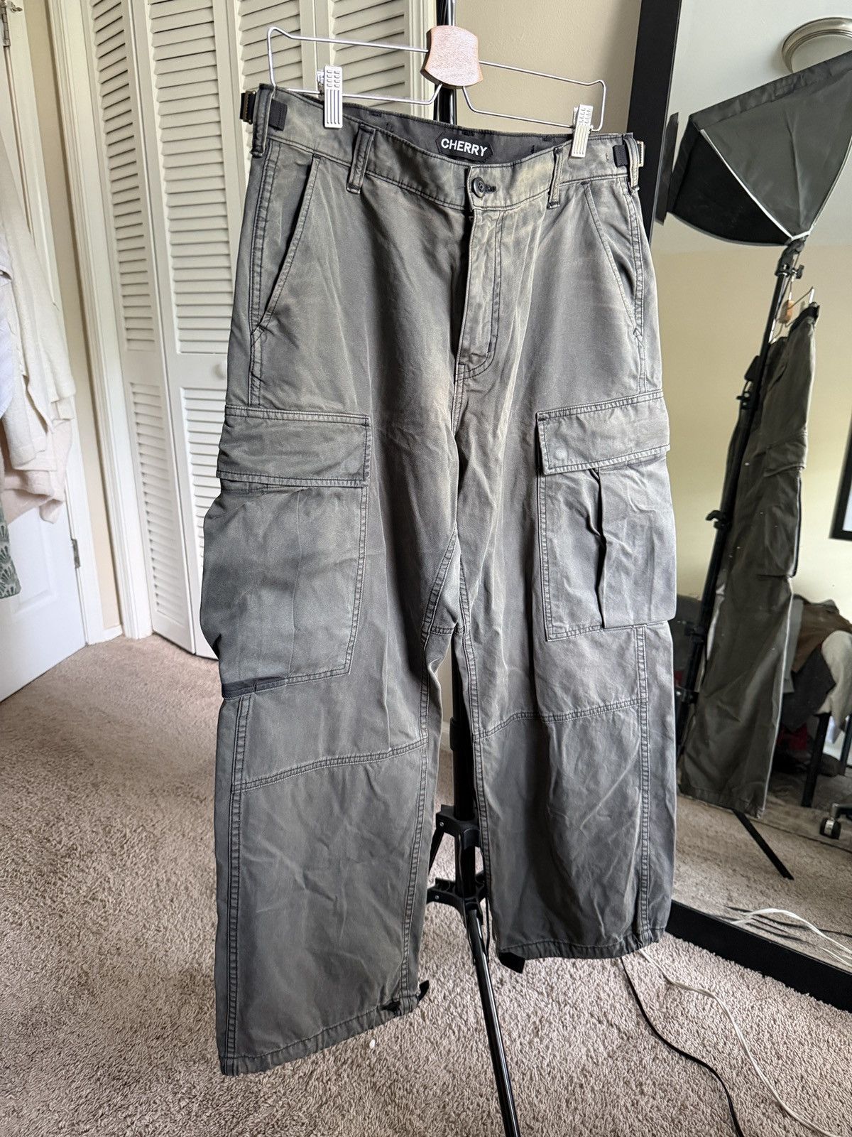 Cherry LA Cherry Los Angeles cotton twill cargo trousers Size US 34 / EU 50 - 1 Thumbnail